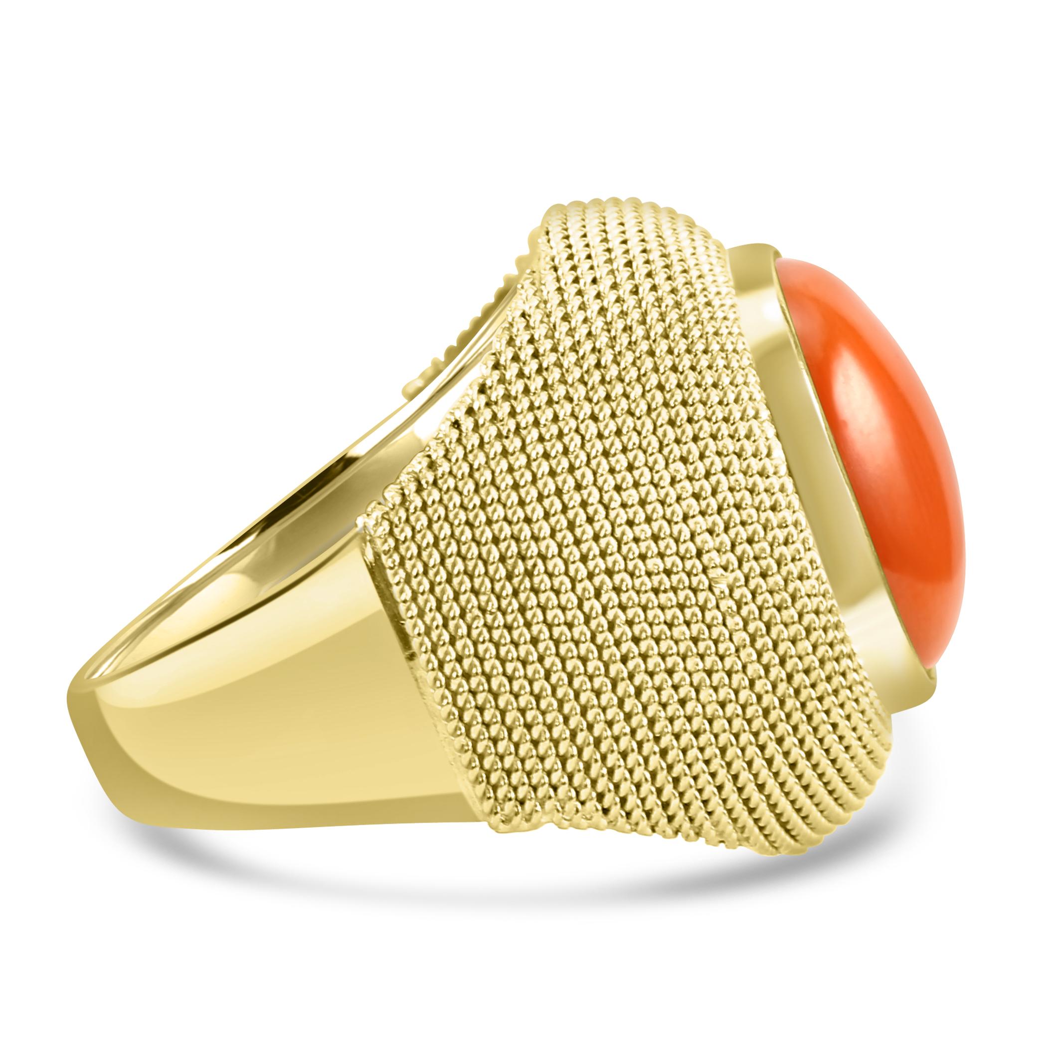 Oval Cut 3.9 Cabochon Oval Coral 18 Karat Yellow Gold Bezel-Set Woven-Look Fashion Ring For Sale
