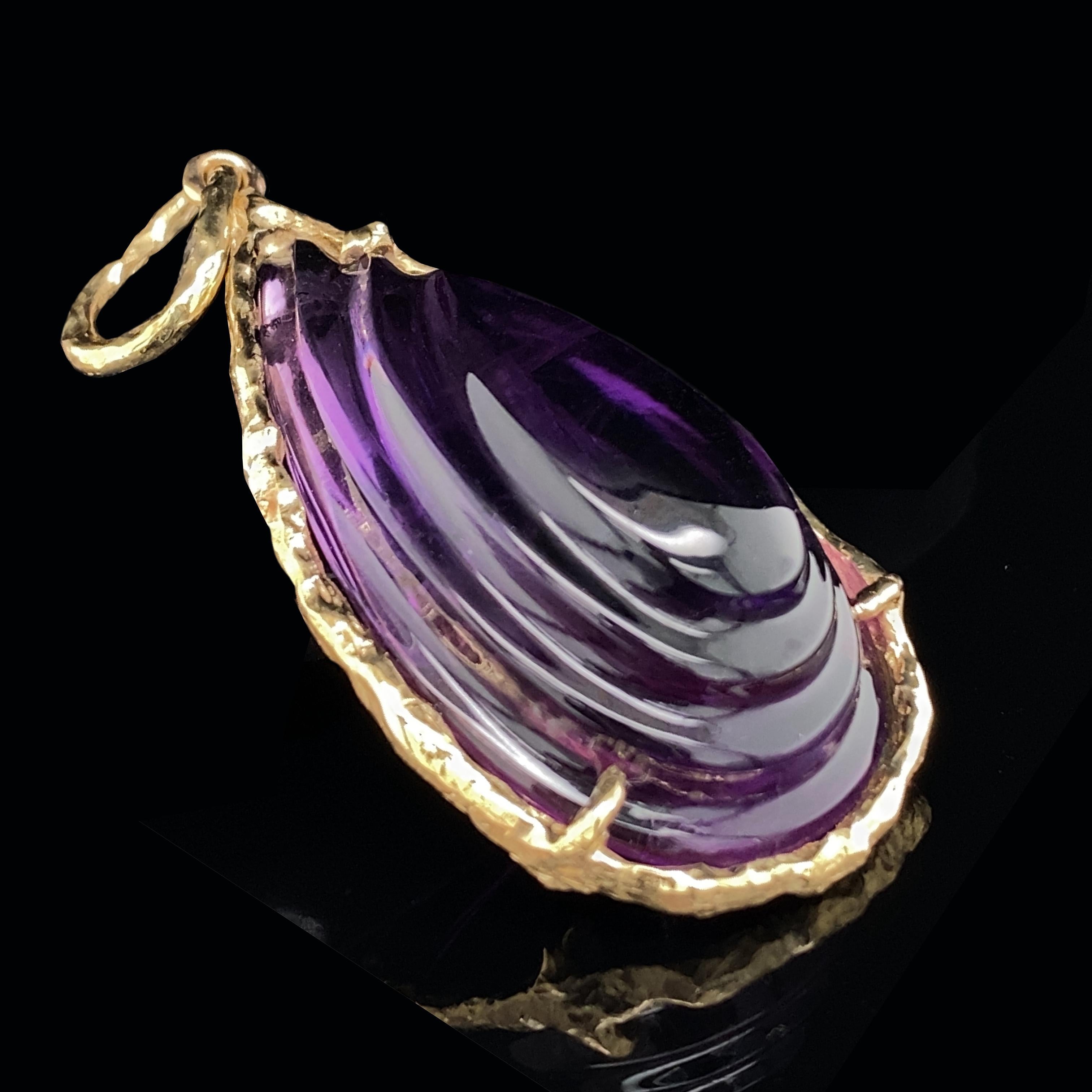 39 Carat Carved Amethyst Pendant in 18K Gold on Convertible Amethyst Bead Chain For Sale 5