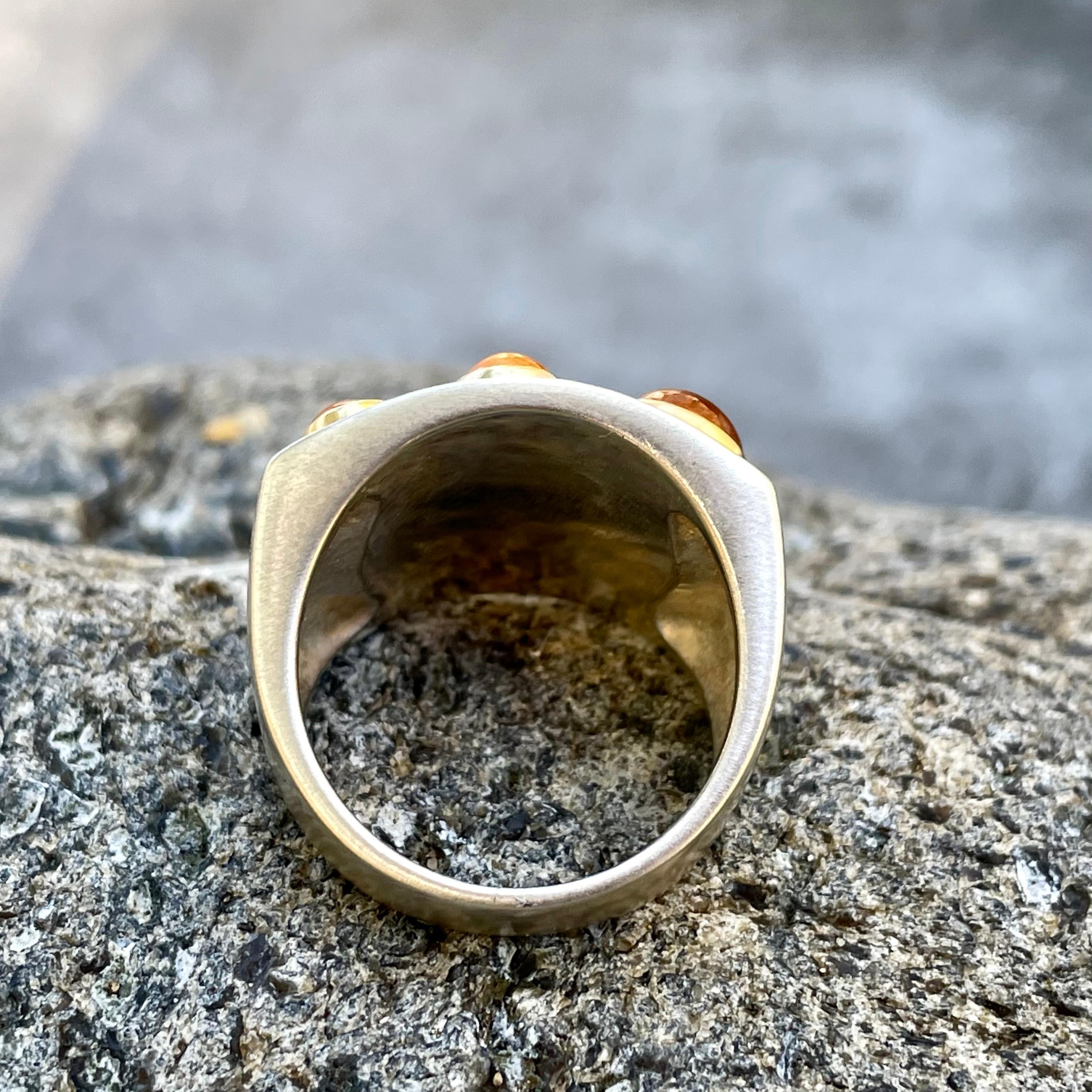 3,9 Karat Feueropal Sterlingsilber 18K Gold Cocktail-Ring (Cabochon)