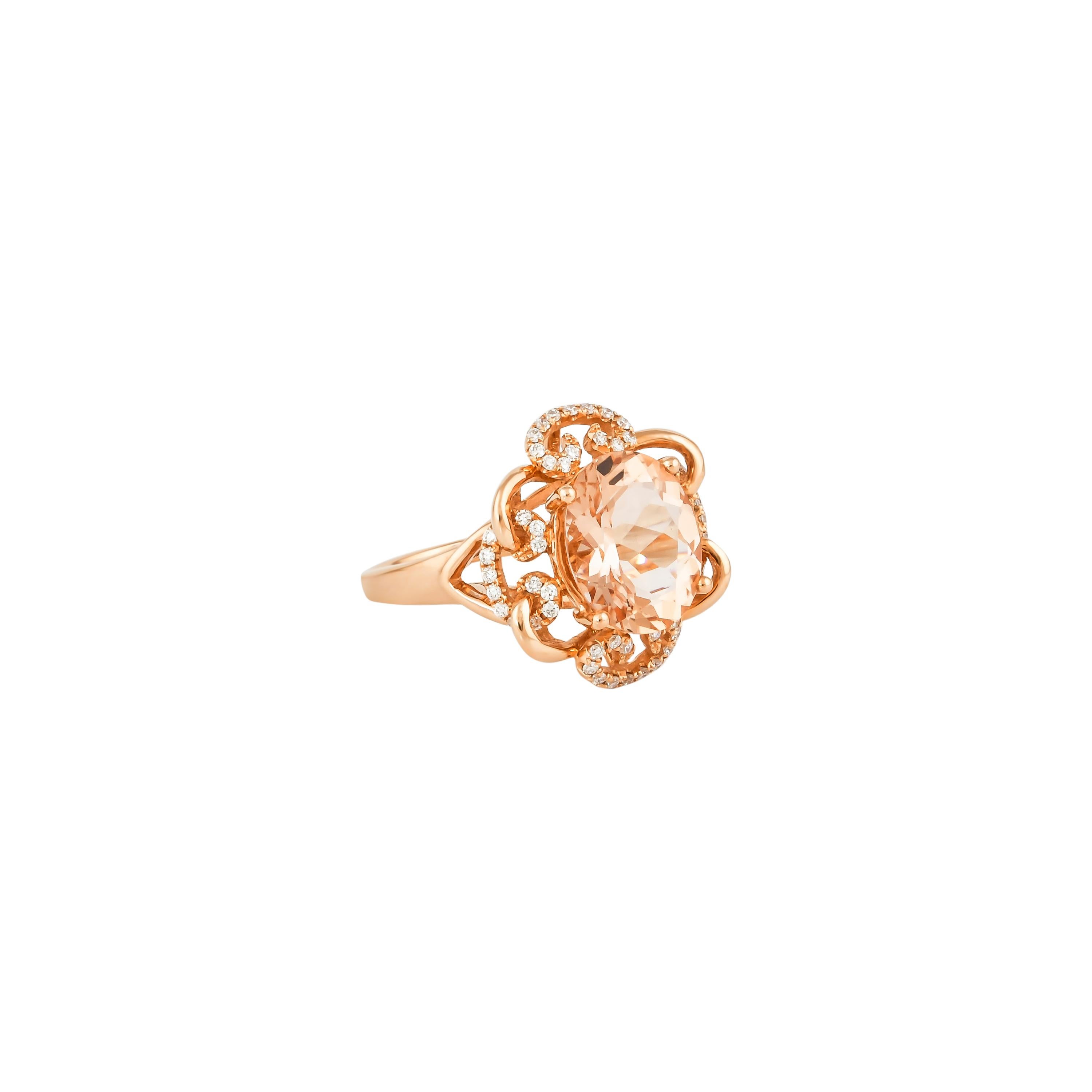 Contemporary 3.9 Carat Morganite and Diamond Ring in 18 Karat Rose Gold For Sale