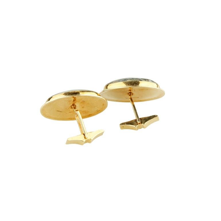 39 Carat Rock Crystal Cabochon Cufflinks in Yellow Gold In Good Condition For Sale In Sherman Oaks, CA