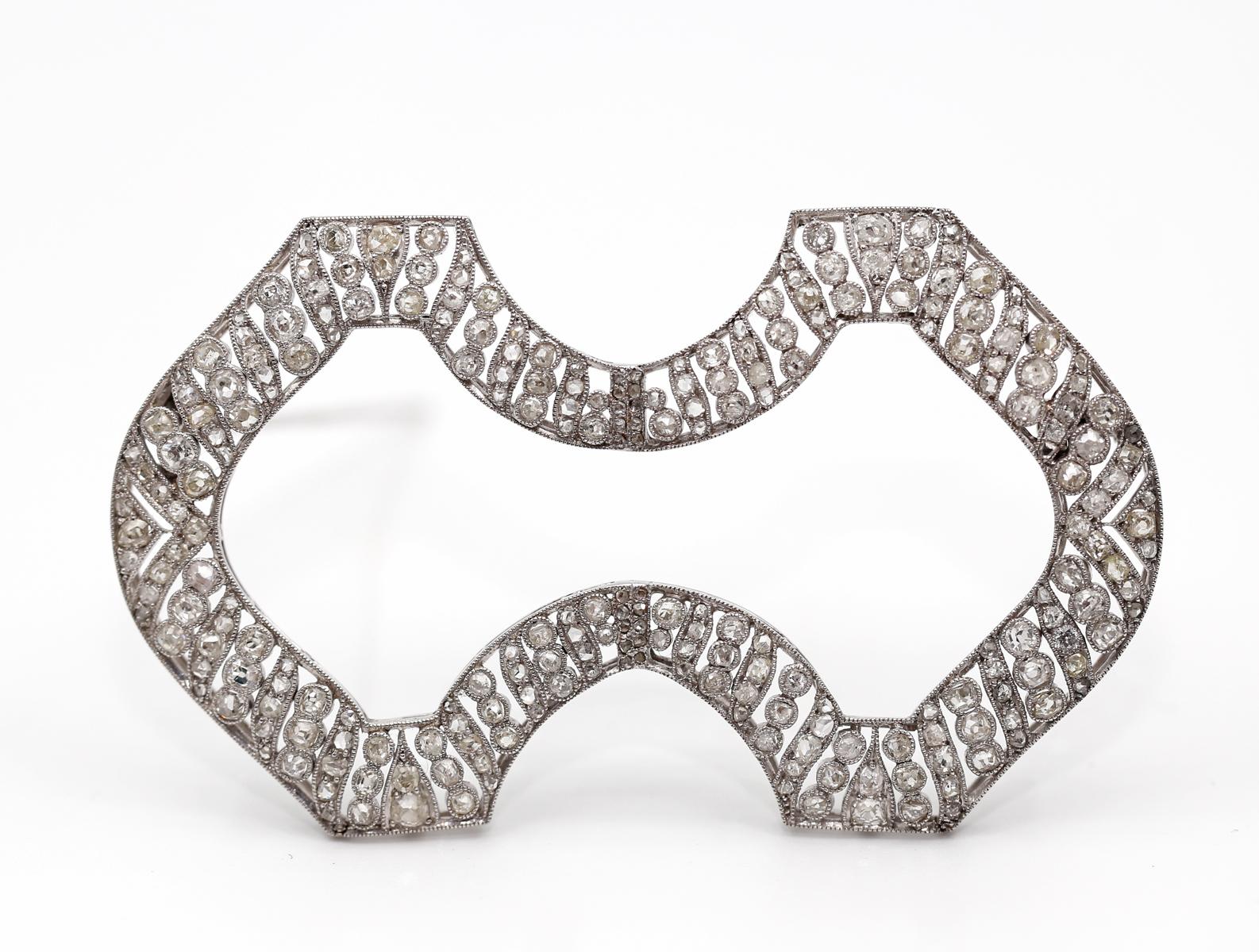 3.9 Carats Diamond 18K Gold Geometric Brooch Original Box, 1920 In Fair Condition For Sale In Herzelia, Tel Aviv