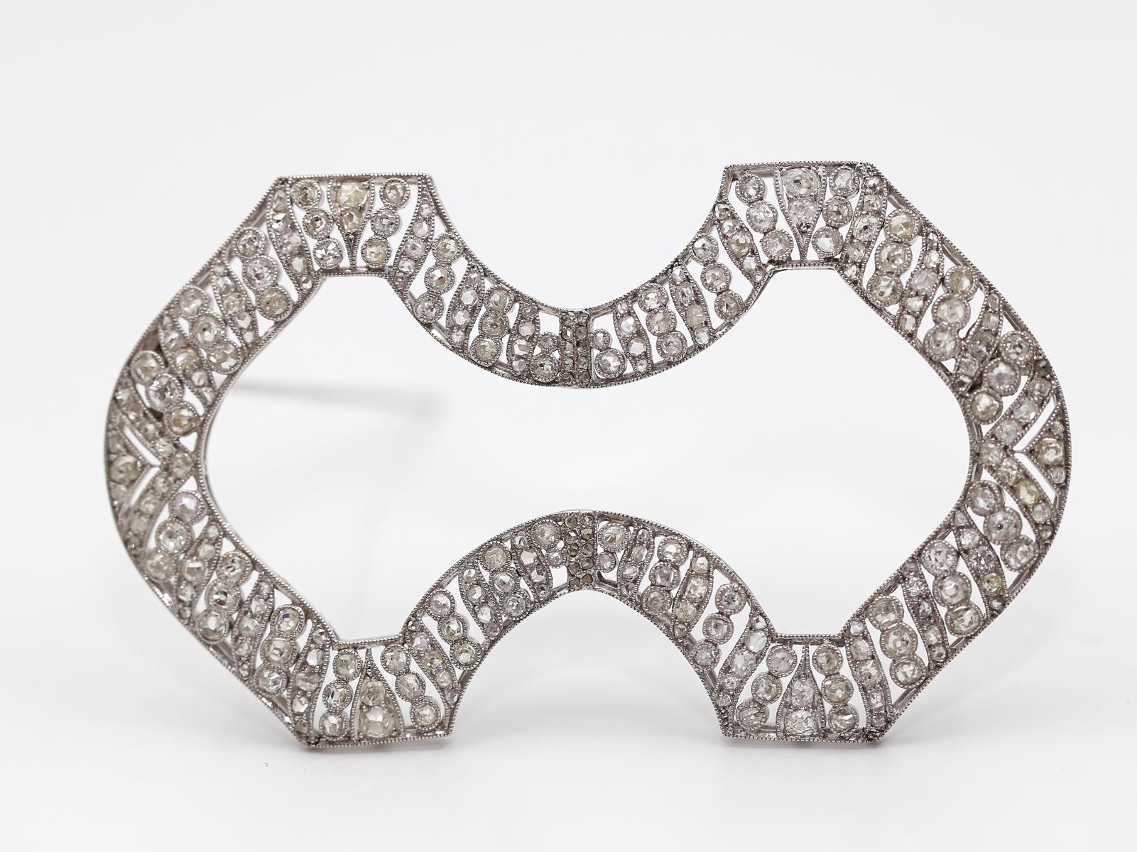 3.9 Carats Diamond 18K Gold Geometric Brooch Original Box, 1920 For Sale 1