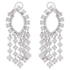 Boucles d
oreilles chandelier en or blanc 14 carats avec diamants baguettes de 3,9 carats