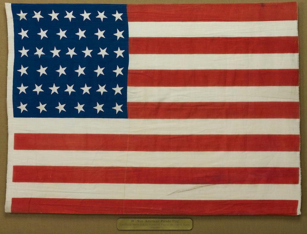 Antike amerikanische Flagge mit 39-Stern-Muster und skurrilem Sternmuster, 1889 (Baumwolle) im Angebot