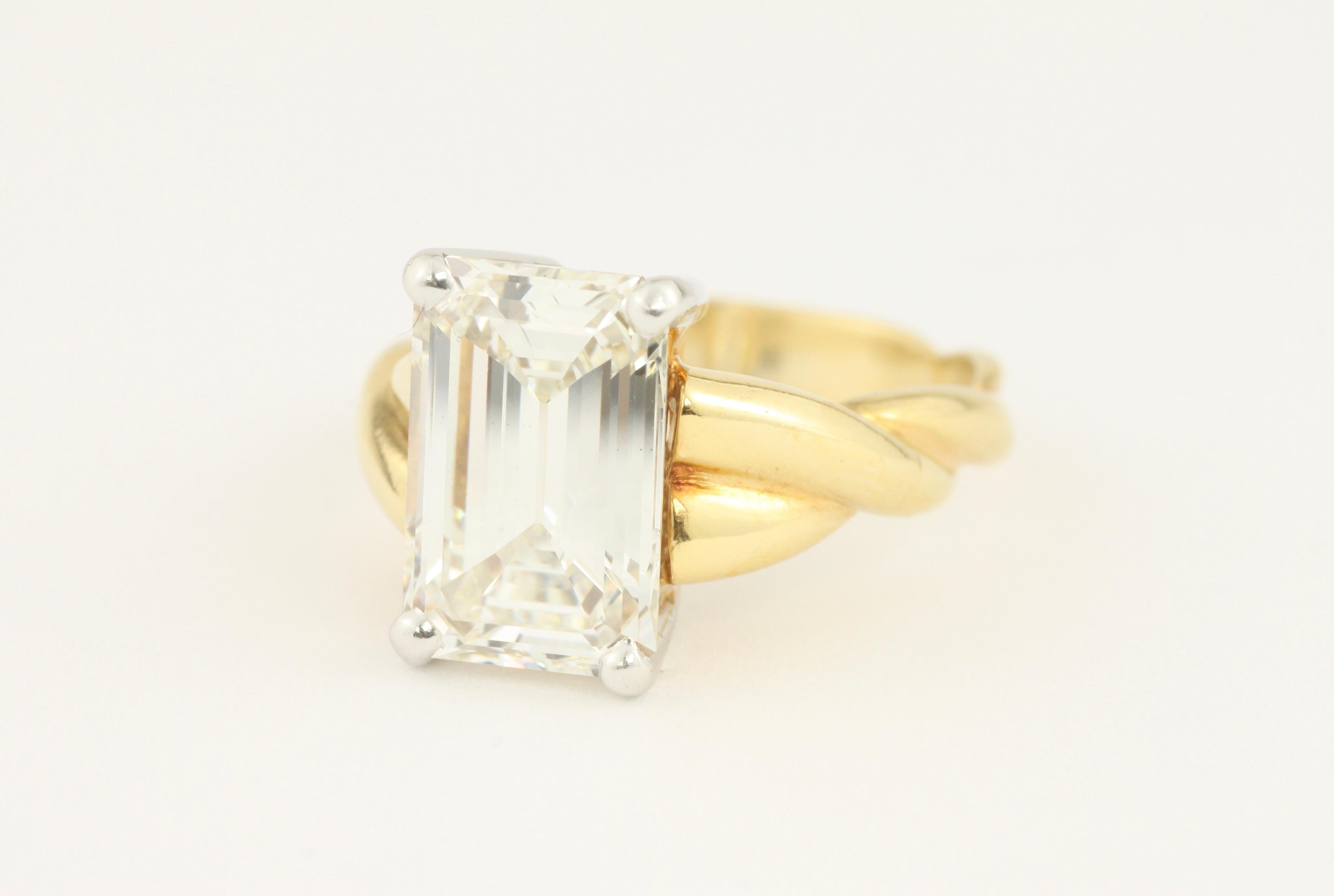 3.90 Carat Emerald Cut Diamond 18 Karat Yellow Gold and Platinum Engagement Ring For Sale 1