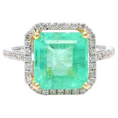3.90 Carat Emerald & Diamond Halo Pavé Shank 18K White Gold Ring