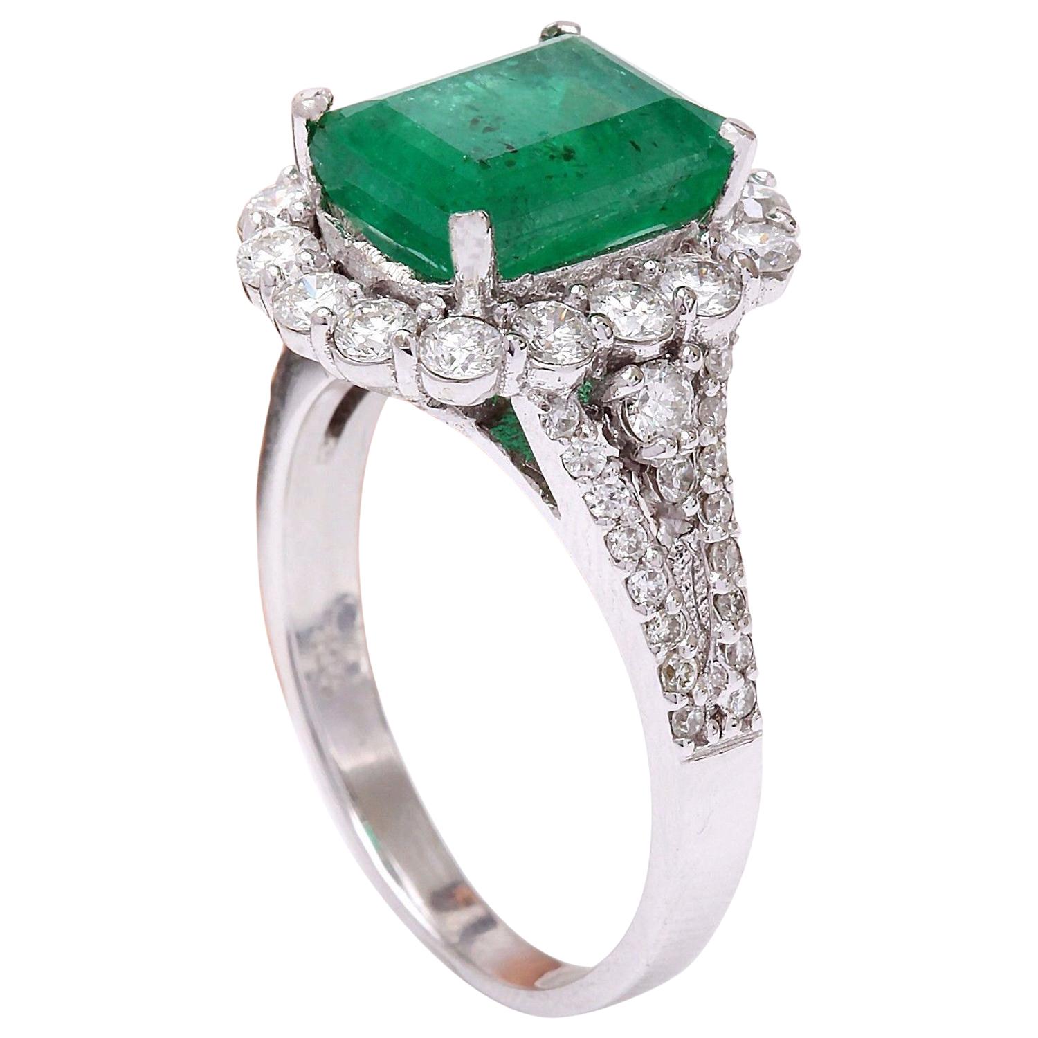 Emerald Diamond Ring In 14 Karat Solid White Gold  In New Condition For Sale In Manhattan Beach, CA