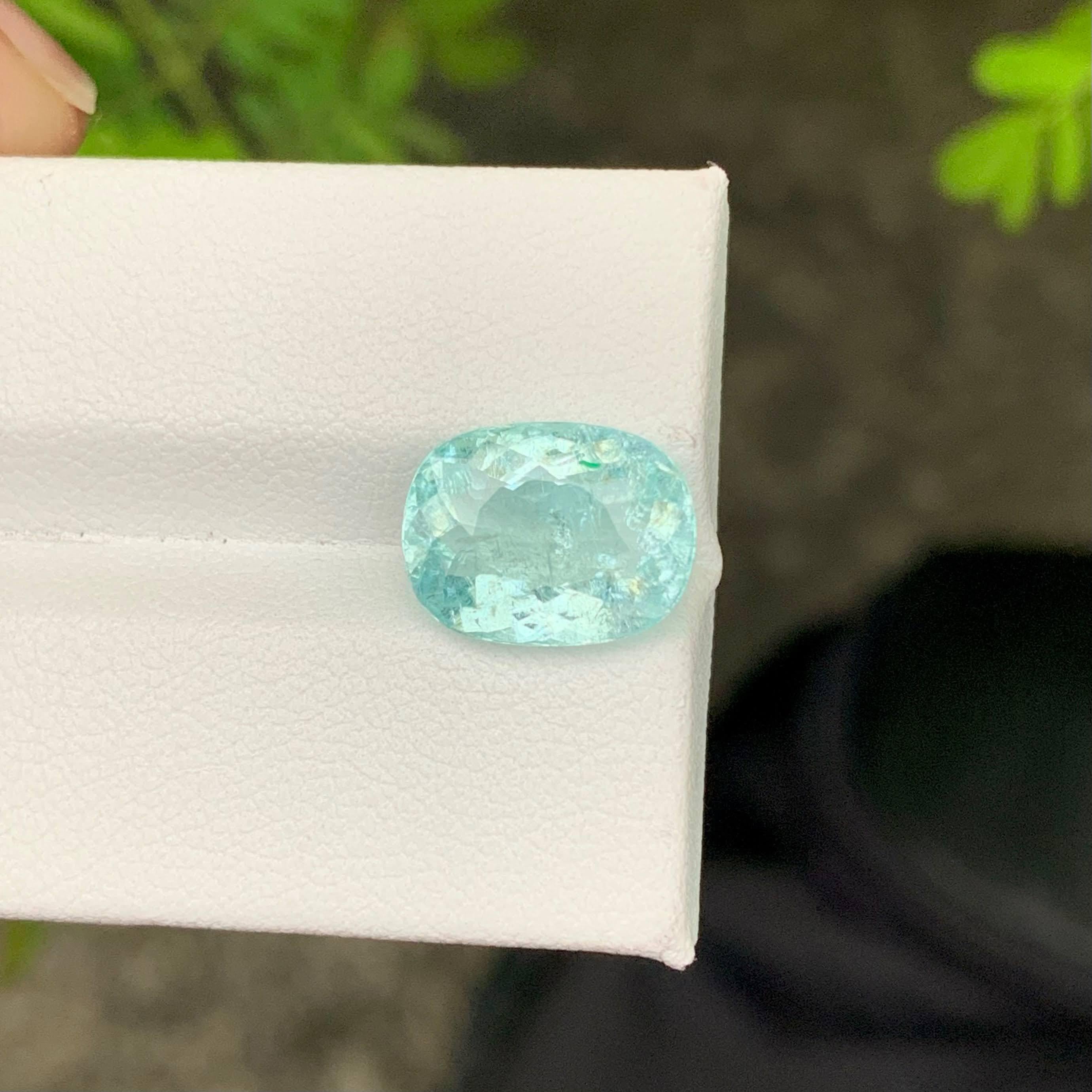 Gewicht 3,90 Karat 
Abmessungen 11,8x9,0x5,15 mm
Behandlung Keine 
Herkunft Mosambik 
Klarheit VVS 
Form Schnitt Oval 




Dieser außergewöhnliche 3,90 Karat schwere natürliche Blaue Paraiba-Turmalin aus Mosambik zeigt die elektrisierende neonblaue