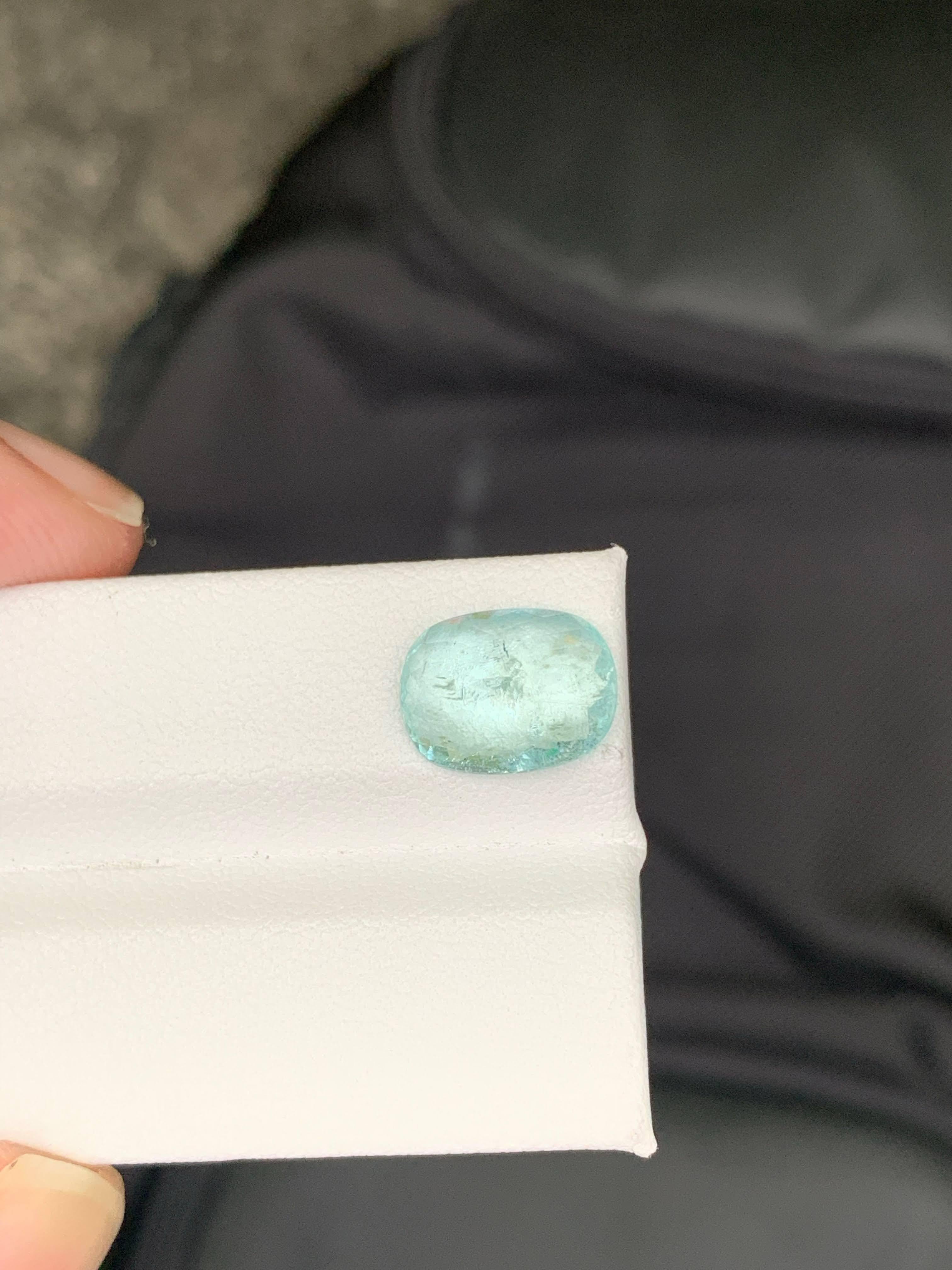 3,90 Karat Natürliche Lose Blaue Paraiba Turmalin Stein Oval Schliff aus Mosambik im Zustand „Neu“ im Angebot in Bangkok, TH