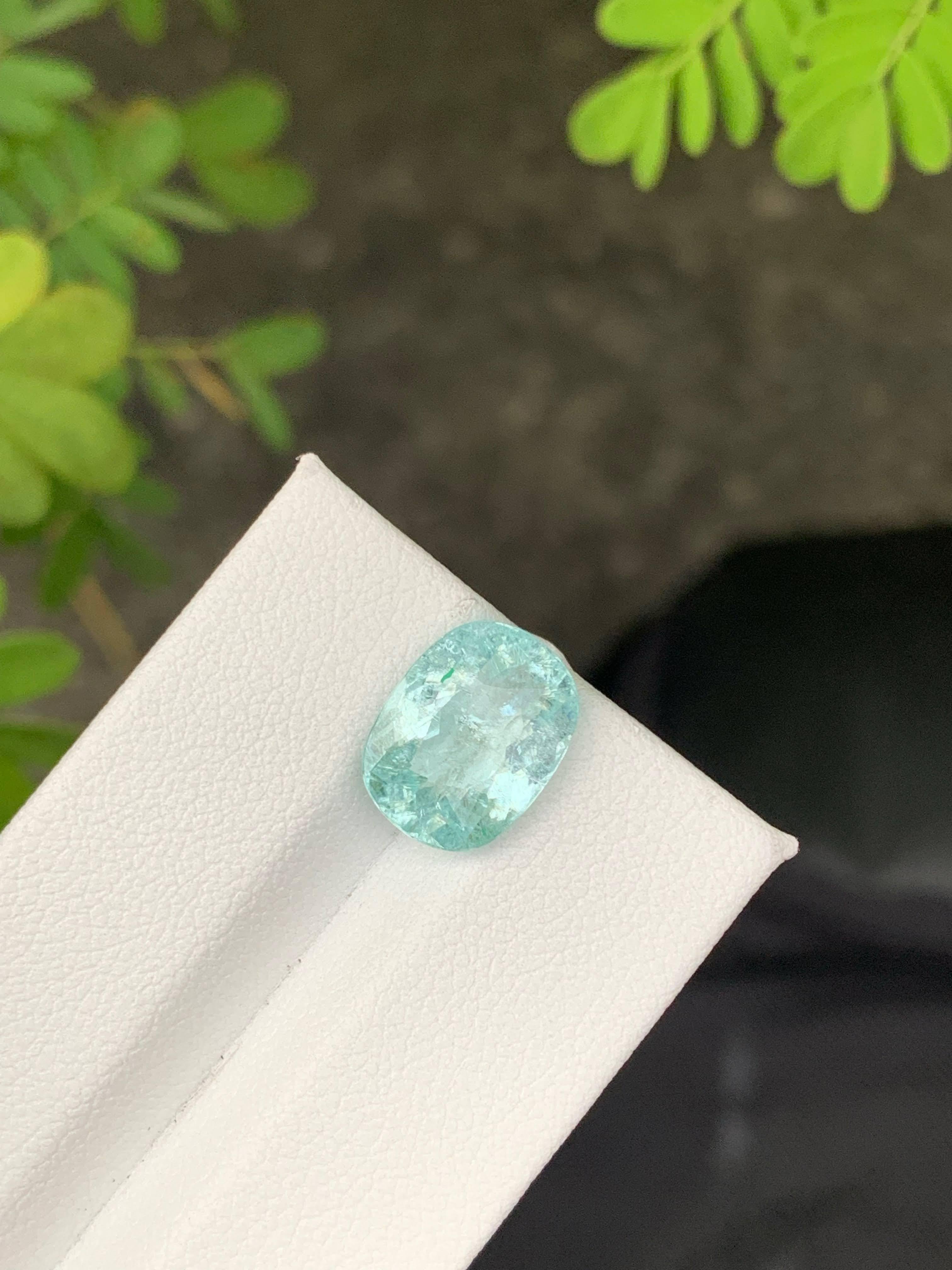 3,90 Karat Natürliche Lose Blaue Paraiba Turmalin Stein Oval Schliff aus Mosambik im Angebot 1