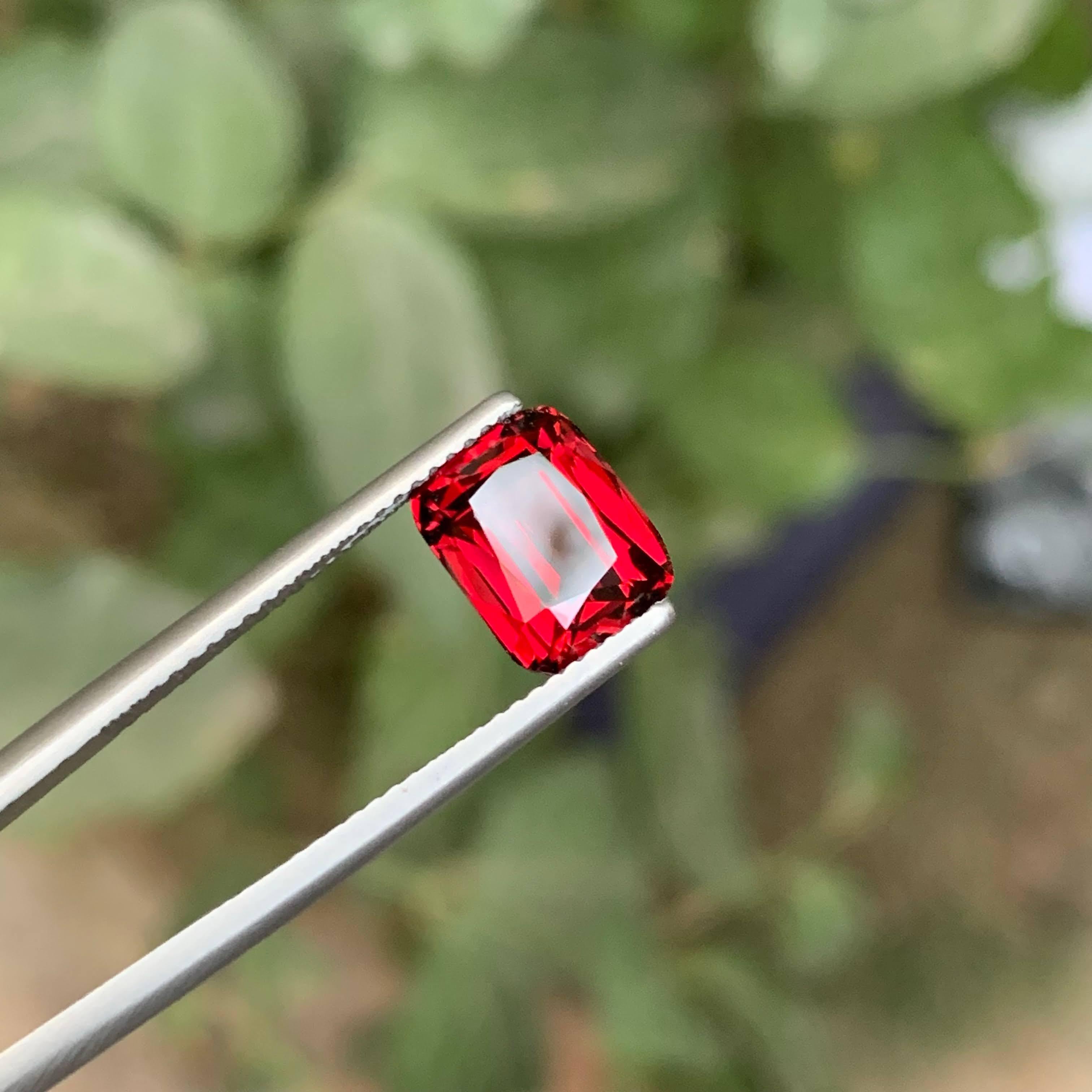 3.90 Karat natürlicher loser hellroter Granatstein im Kissenschliff tansanischer Edelstein für Damen oder Herren im Angebot