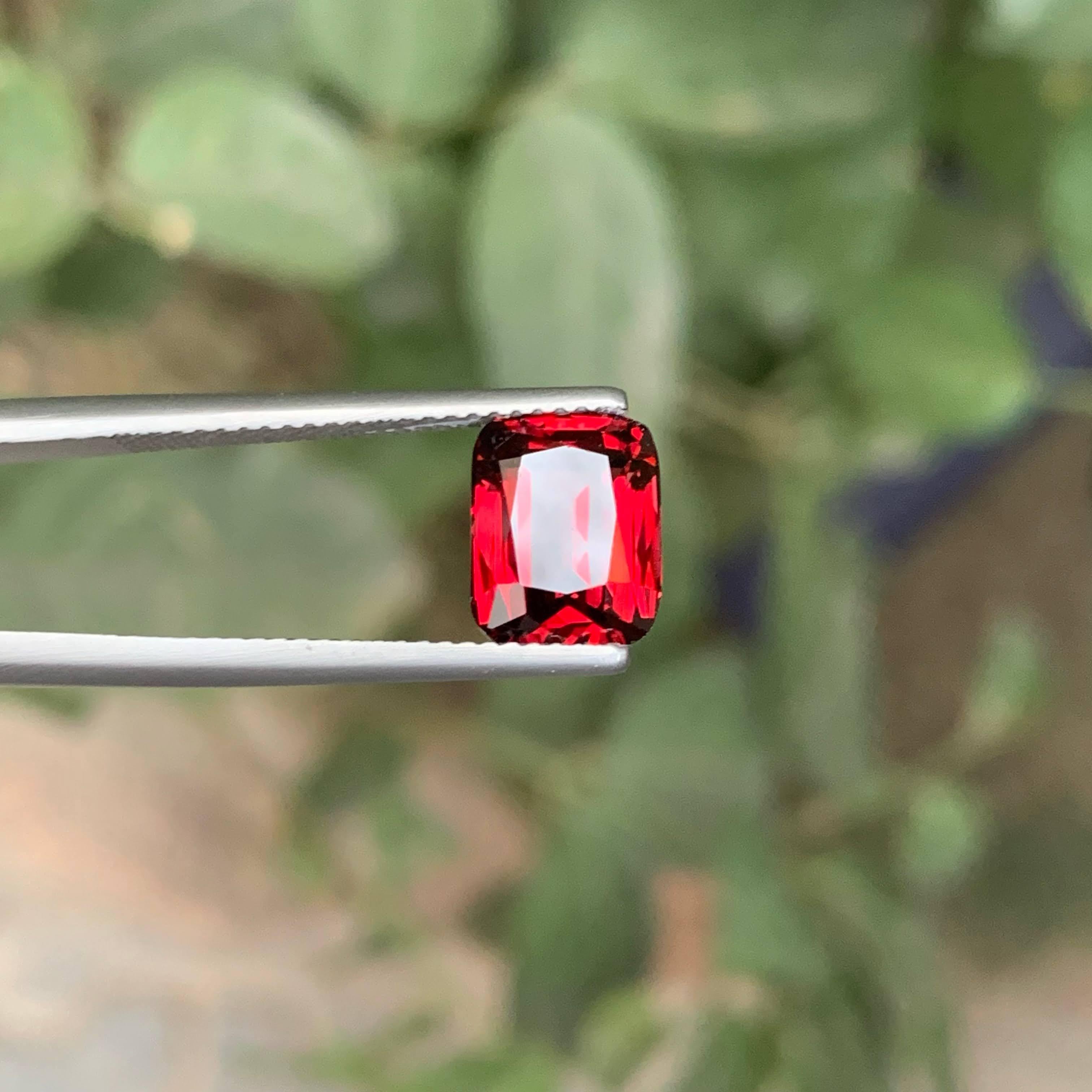 3.90 Karat natürlicher loser hellroter Granatstein im Kissenschliff tansanischer Edelstein im Angebot 2