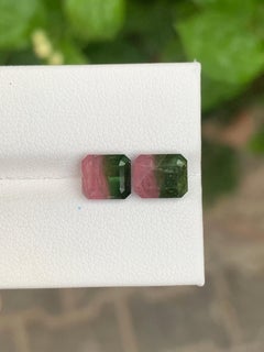 Pierre précieuse naturelle de 3,90 carats, tourmaline bicolore, en forme d'émeraude