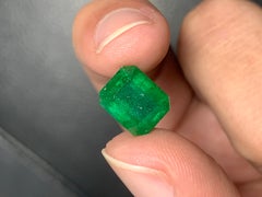 Gemma di smeraldo naturale sciolta da 3.90 carati proveniente da Swat, Pakistan