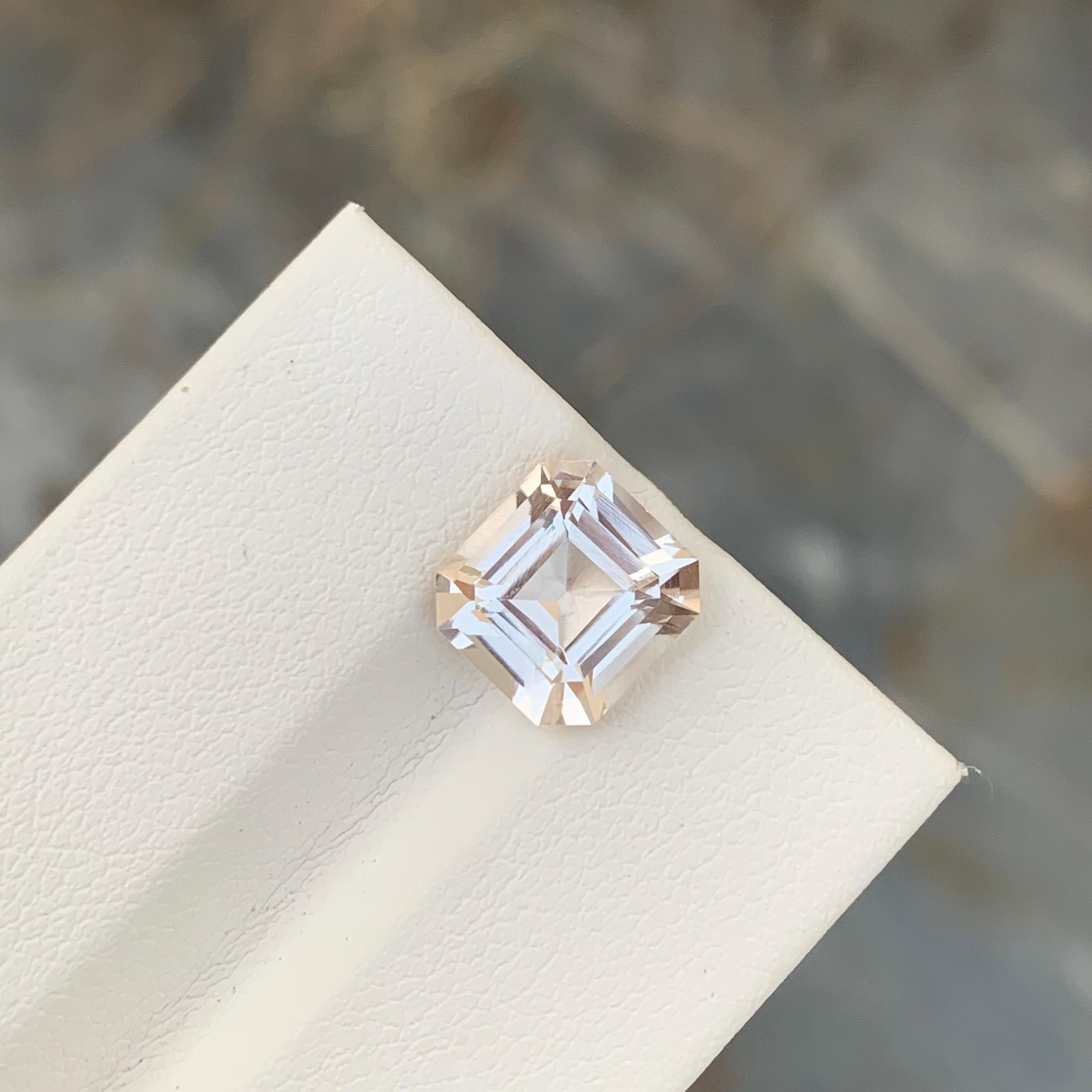 Asscher Cut 3.90 Carat Natural Loose Golden Topaz Asscher Shape Gem From Pakistan Mine For Sale