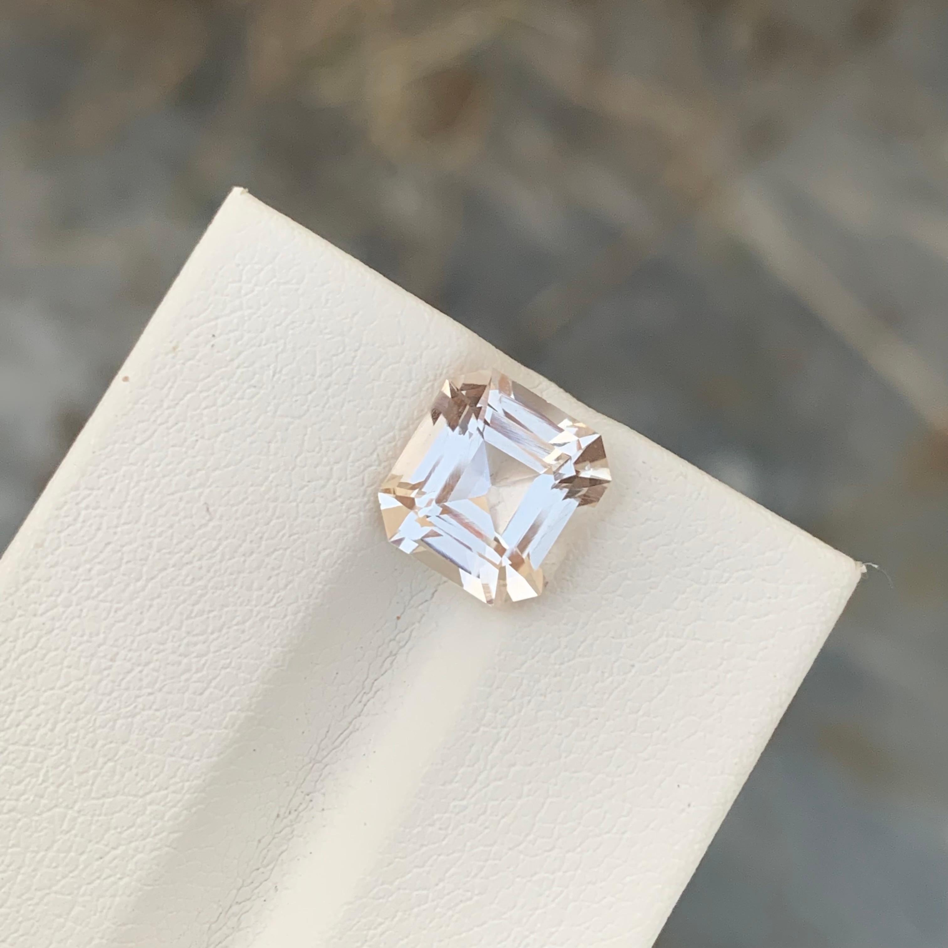 3.90 Carat Natural Loose Golden Topaz Asscher Shape Gem From Pakistan Mine In New Condition For Sale In Peshawar, PK