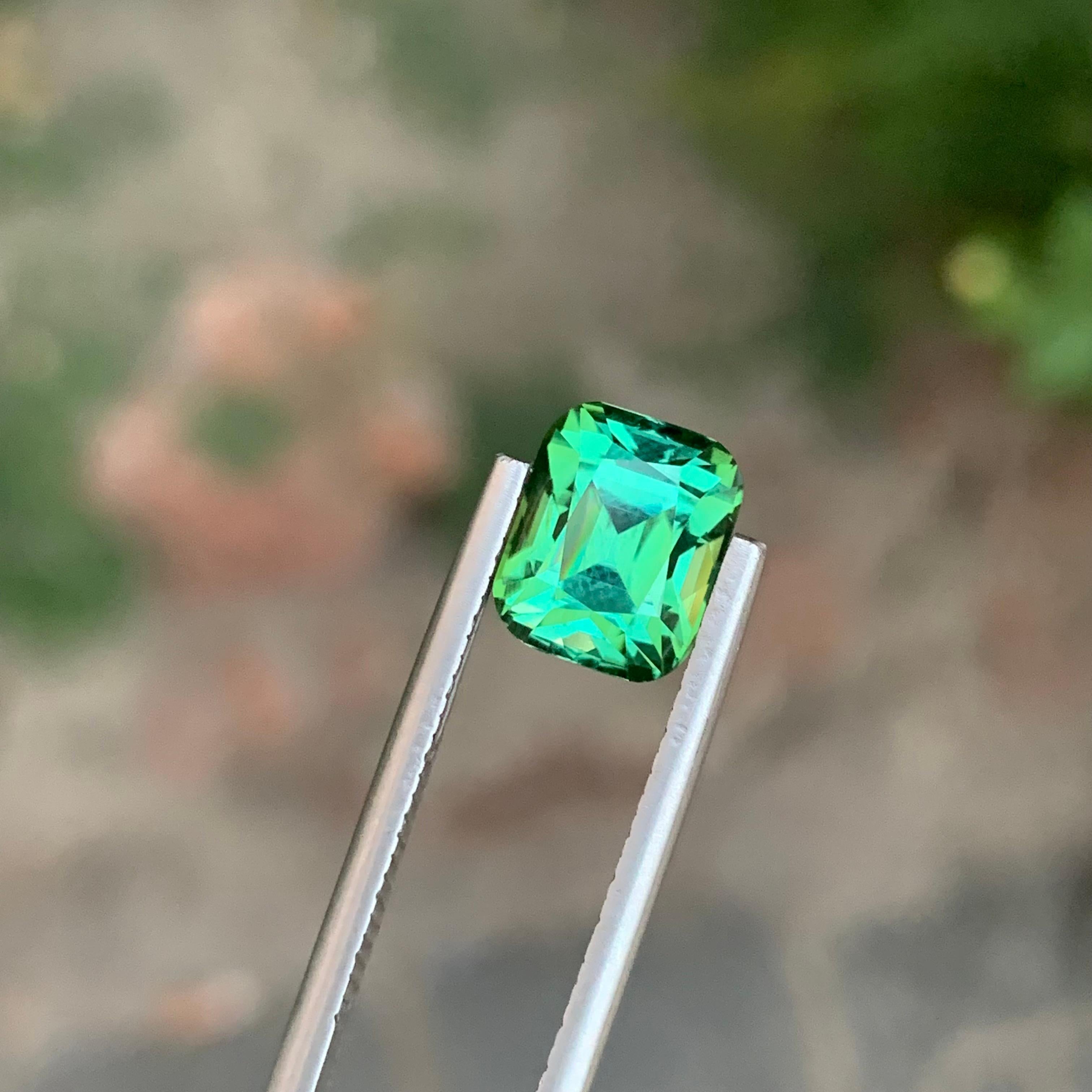 3.90 Carat Natural Loose Green Tourmaline Cushion Shape Gemstone In condizioni Nuovo in vendita a Peshawar, PK