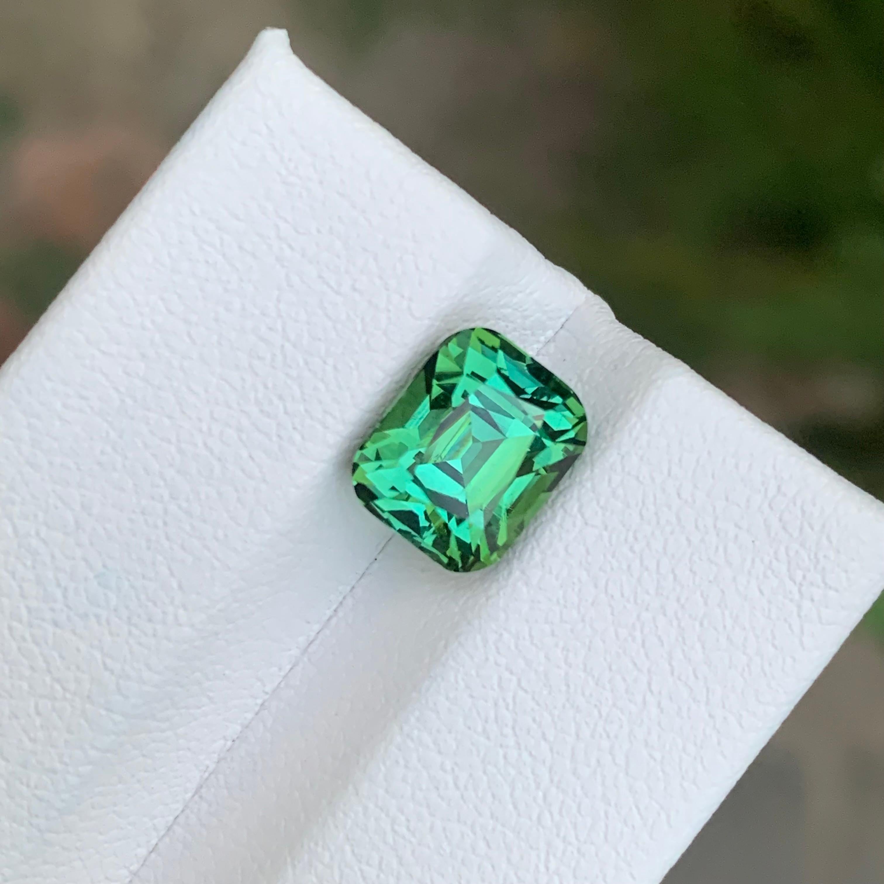 3.90 Carat Natural Loose Green Tourmaline Cushion Shape Gemstone in vendita 1