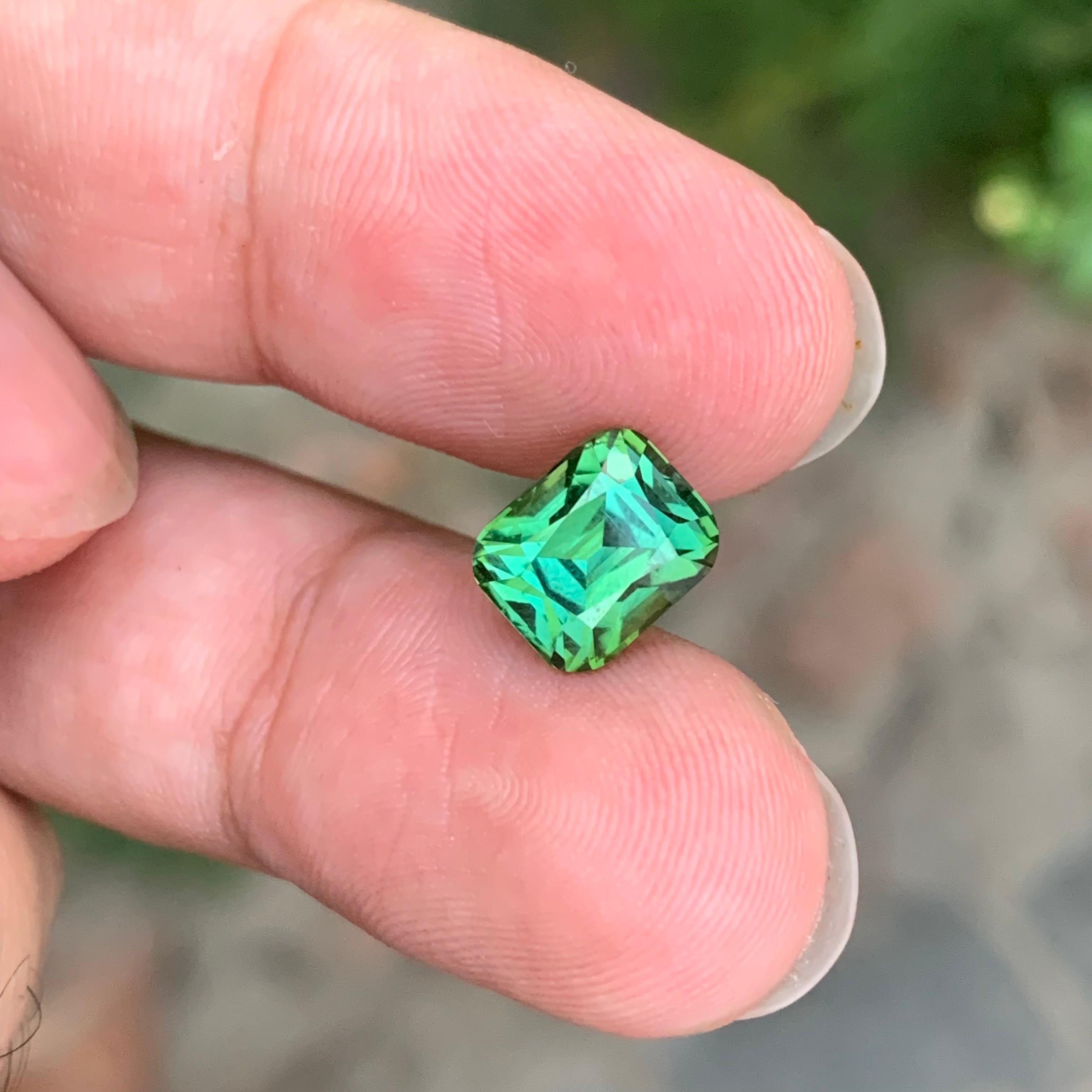 3.90 Carat Natural Loose Green Tourmaline Cushion Shape Gemstone in vendita 2