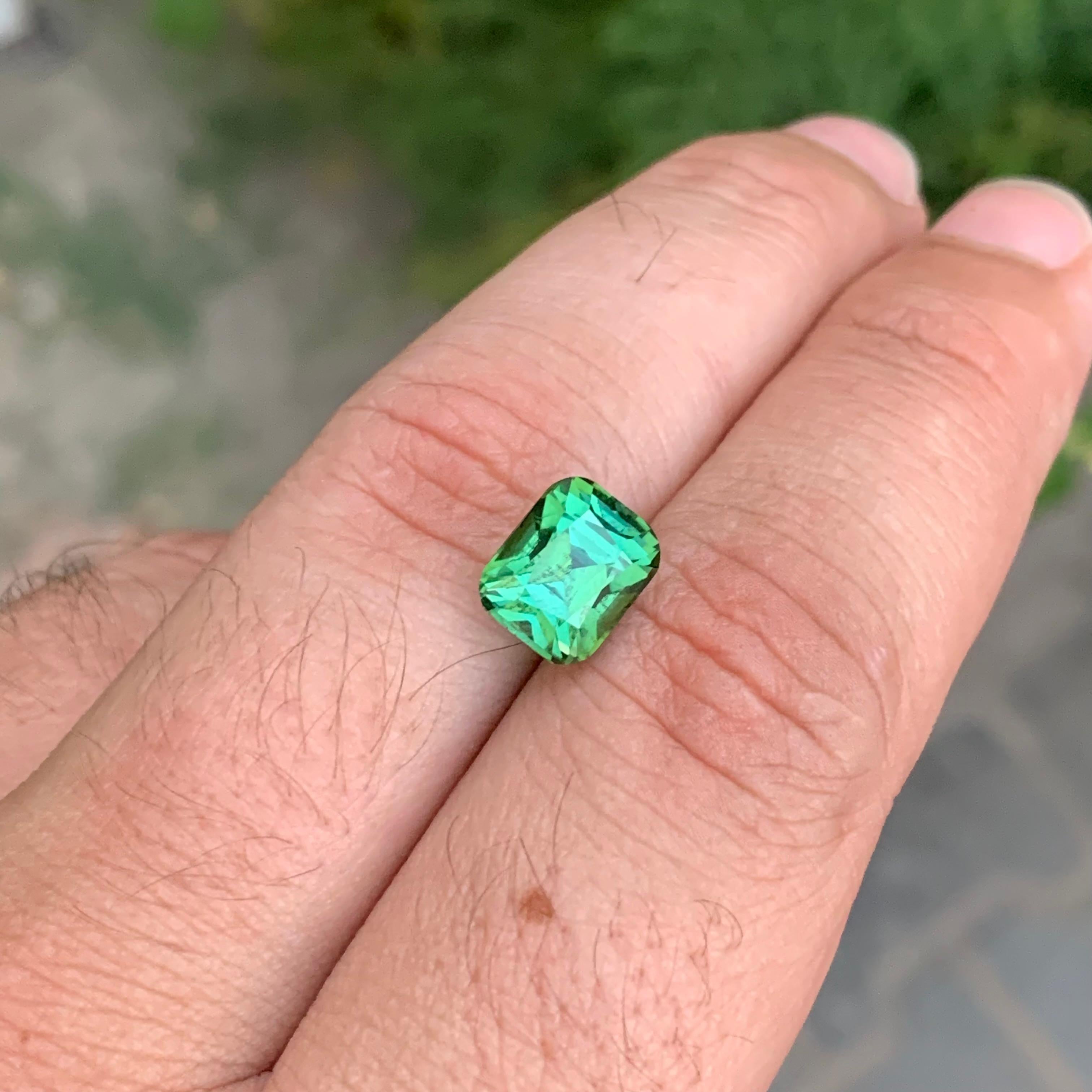 3.90 Carat Natural Loose Green Tourmaline Cushion Shape Gemstone in vendita 3