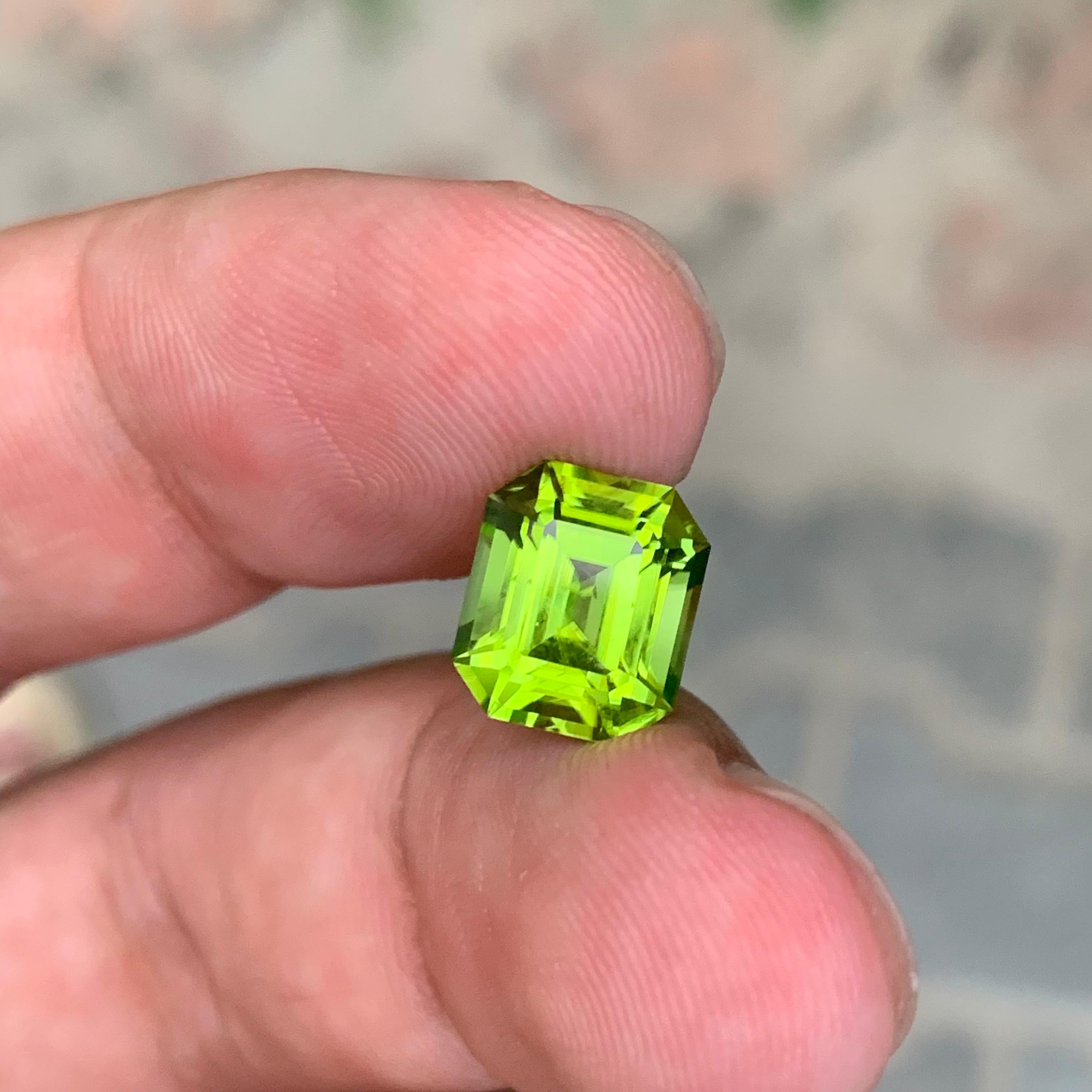 3,90 Karat natürlicher loser Peridot Oktagon Form Edelstein im Angebot 5