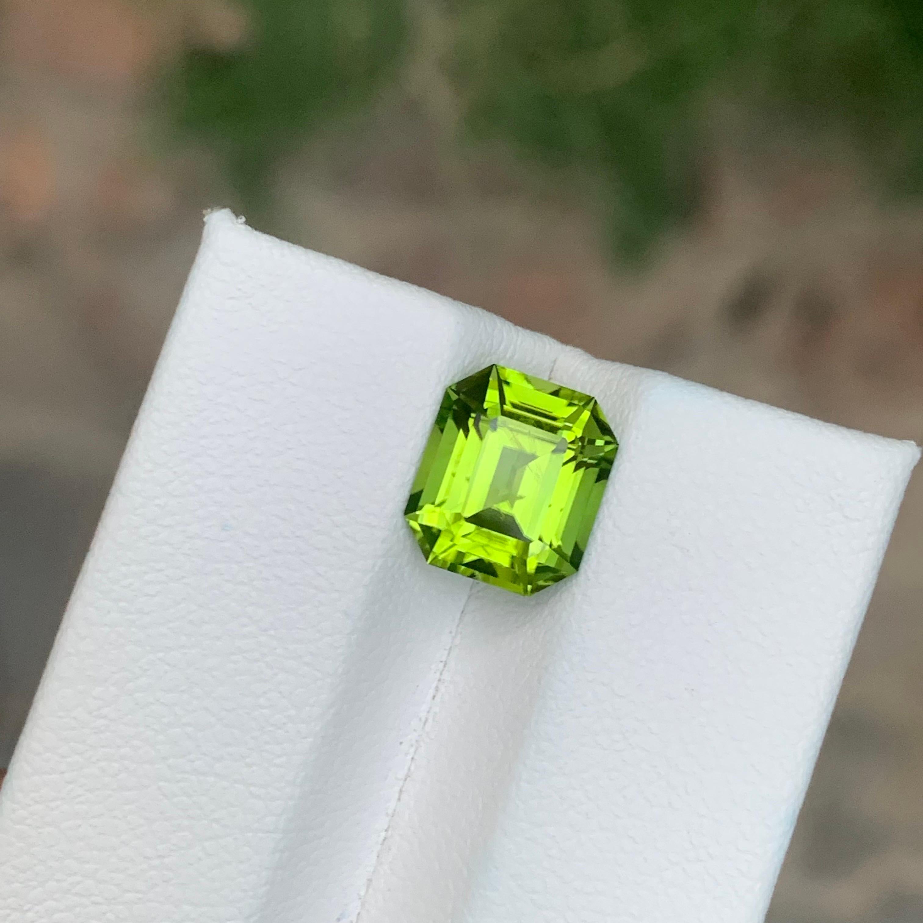 3,90 Karat natürlicher loser Peridot Oktagon Form Edelstein (Arts and Crafts) im Angebot