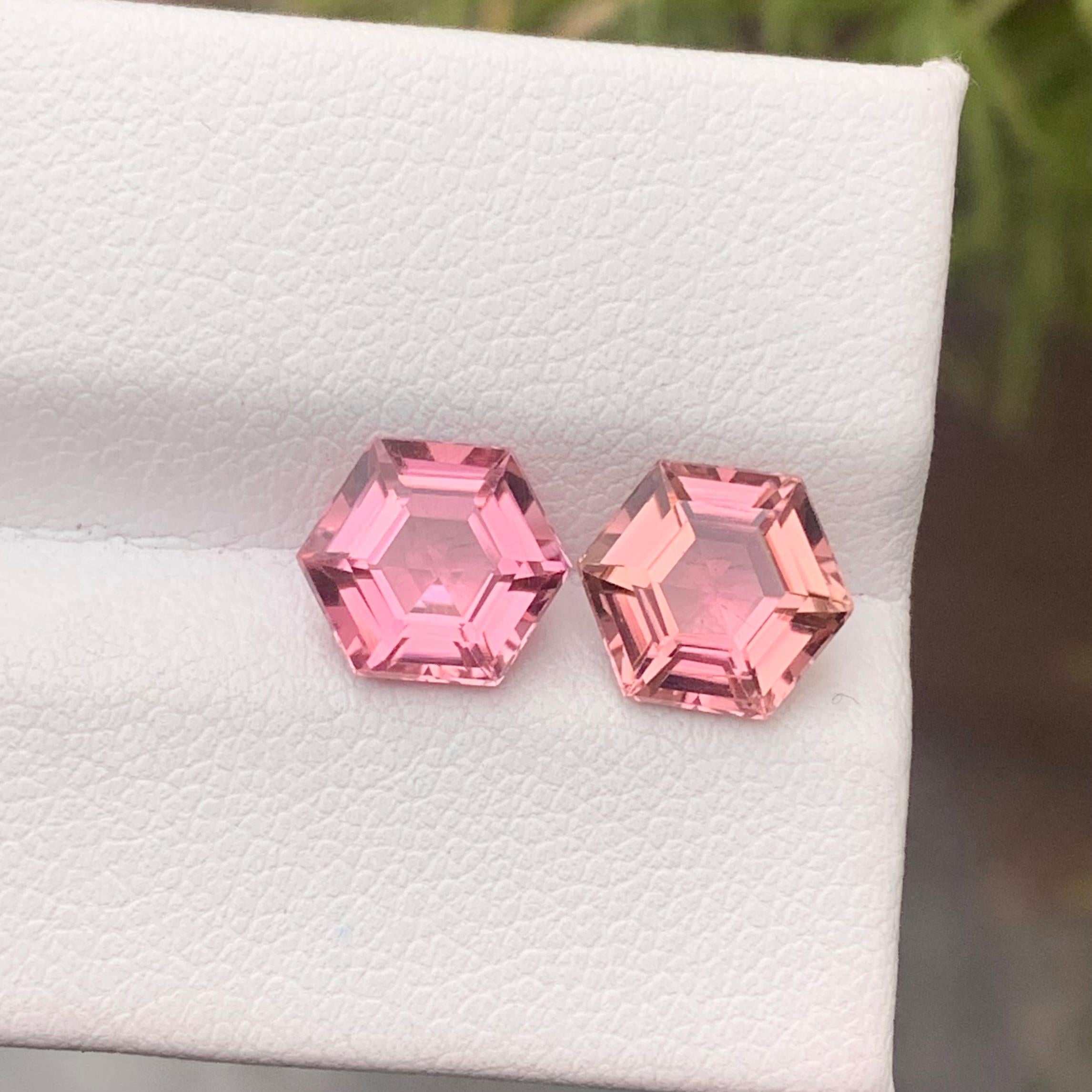 3.90 Carat Natural Loose Pink Tourmaline Gemstone Pairs Hexagon Cut for Earrings In New Condition For Sale In Peshawar, PK