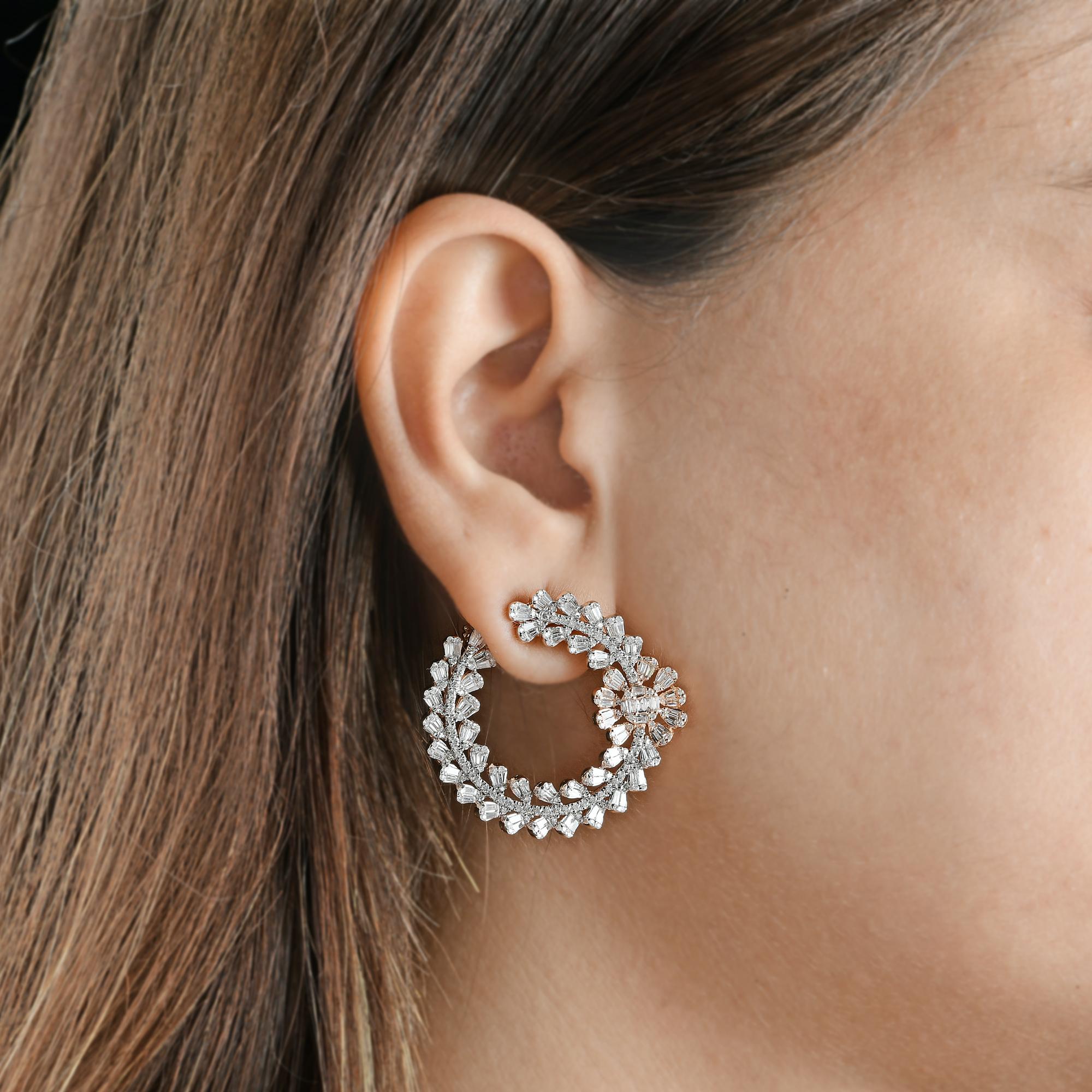 3,90 Karat SI/HI Baguette-Ohrringe mit runden Diamanten aus 18 Karat Weiß-Roségold (Moderne) im Angebot
