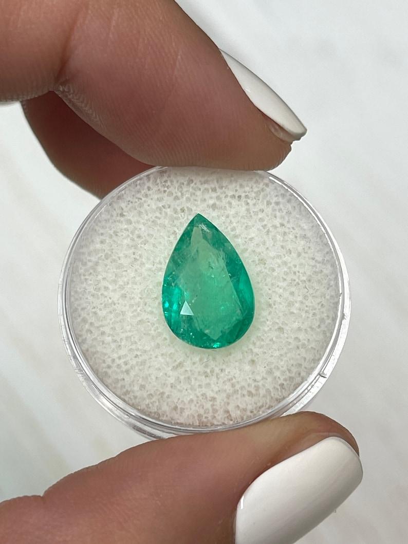 Taglio a goccia 3,90 Carati Greene & Greene Greene - Smeraldo colombiano a goccia con taglio a pera sfuso in vendita