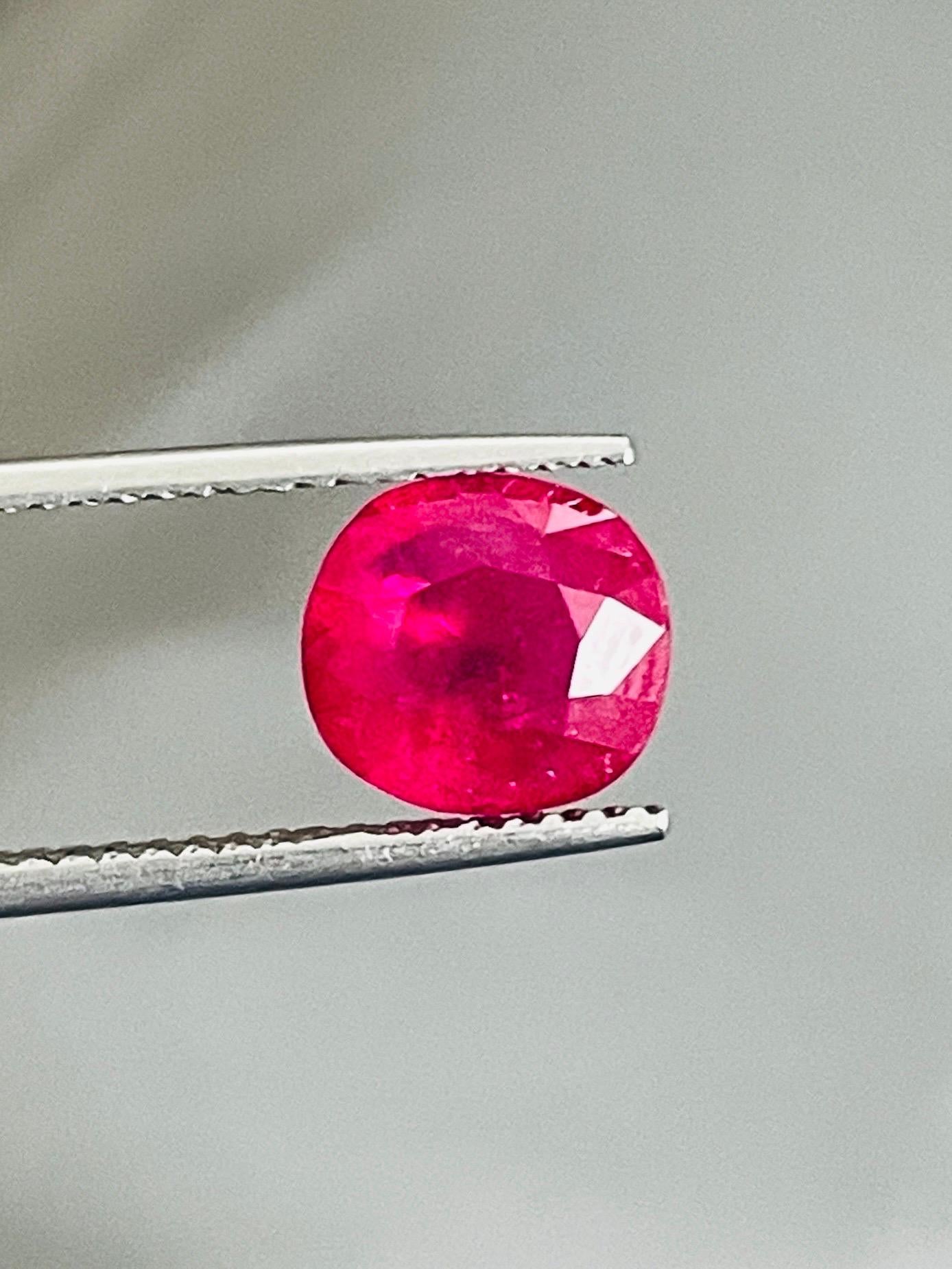 
3,90 carati di rubino burma Mogok naturale non riscaldato 

DESCRIZIONE DELLA GEMMA
Specie:   Nature Corumdum
Varietà:  Rubino naturale
Peso:  3,90 Ct
Colore:  Rosso 
Tagliare:  Eccellente 
Chiarezza:   Occhi puliti ~ VVS 
Origine: