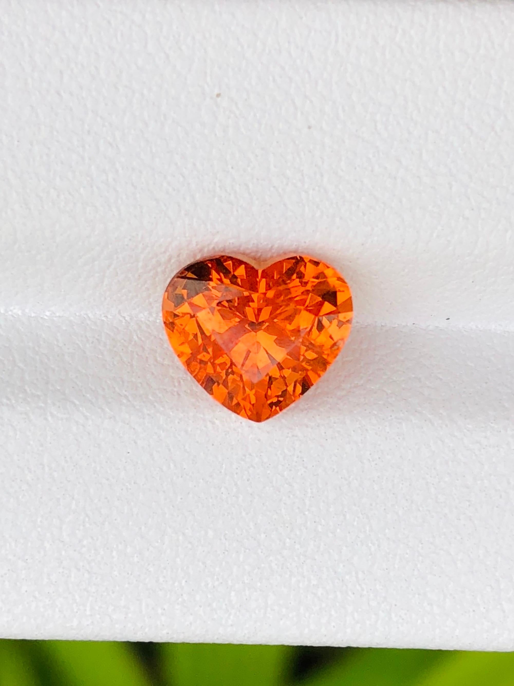 3,90 Karat Hochpräzisions Spessartit Fanta Granat Edelstein Auge sauber Qualität für Damen oder Herren im Angebot