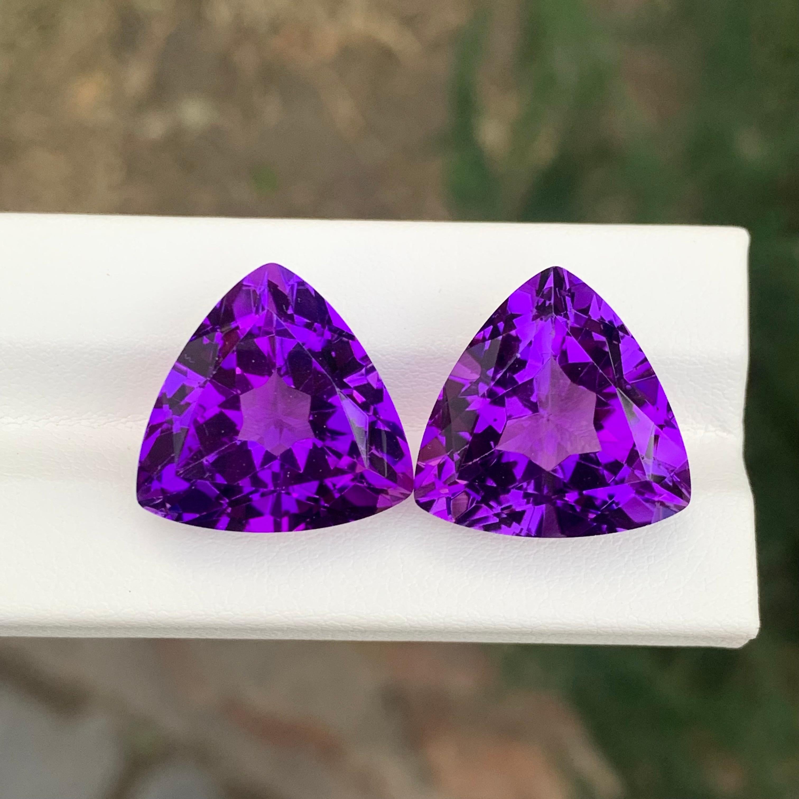 39.00 Carat Natural Loose Amethyst Pair Trillion Cut Gemstone In New Condition For Sale In Peshawar, PK