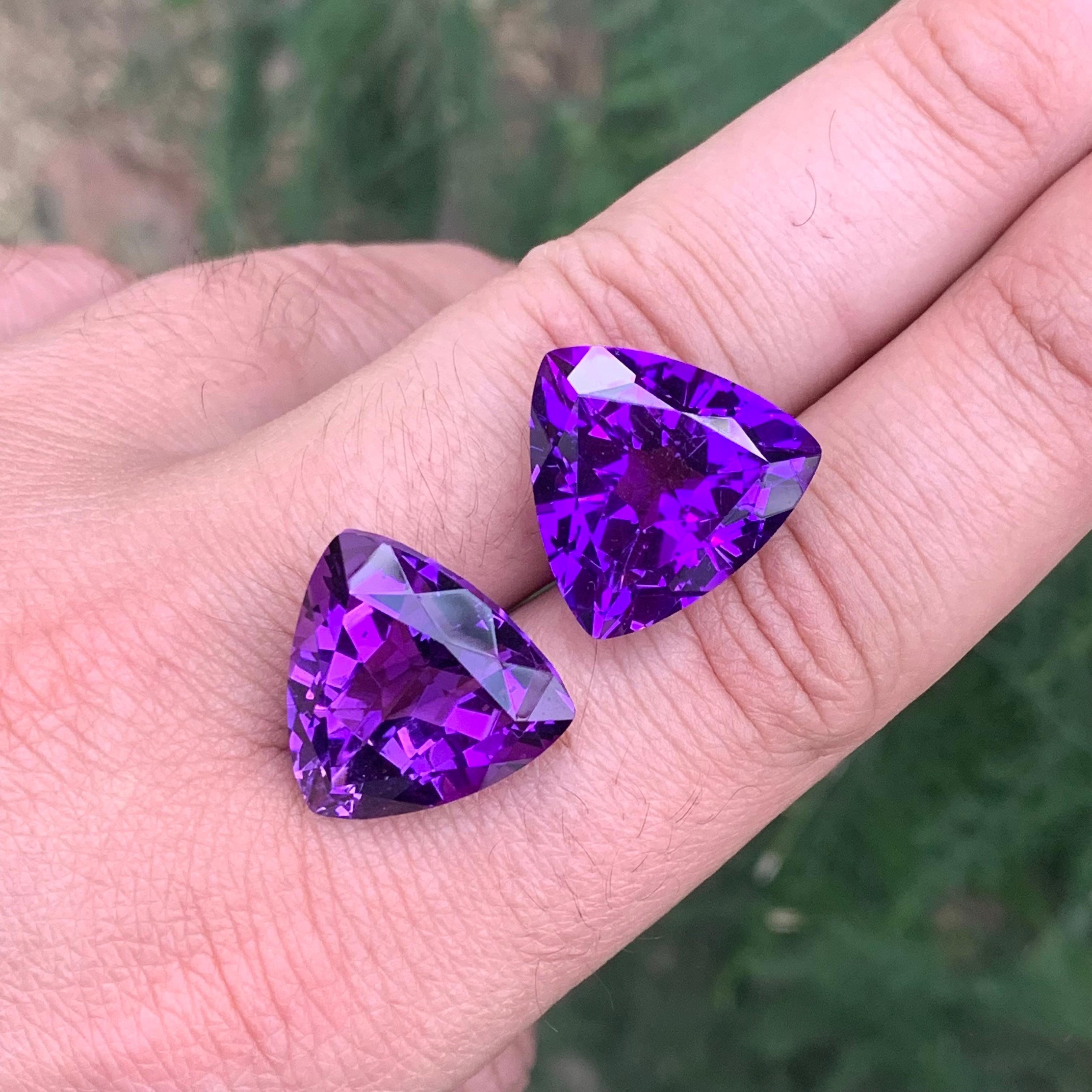 Women's or Men's 39.00 Carat Natural Loose Amethyst Pair Trillion Cut Gemstone For Sale