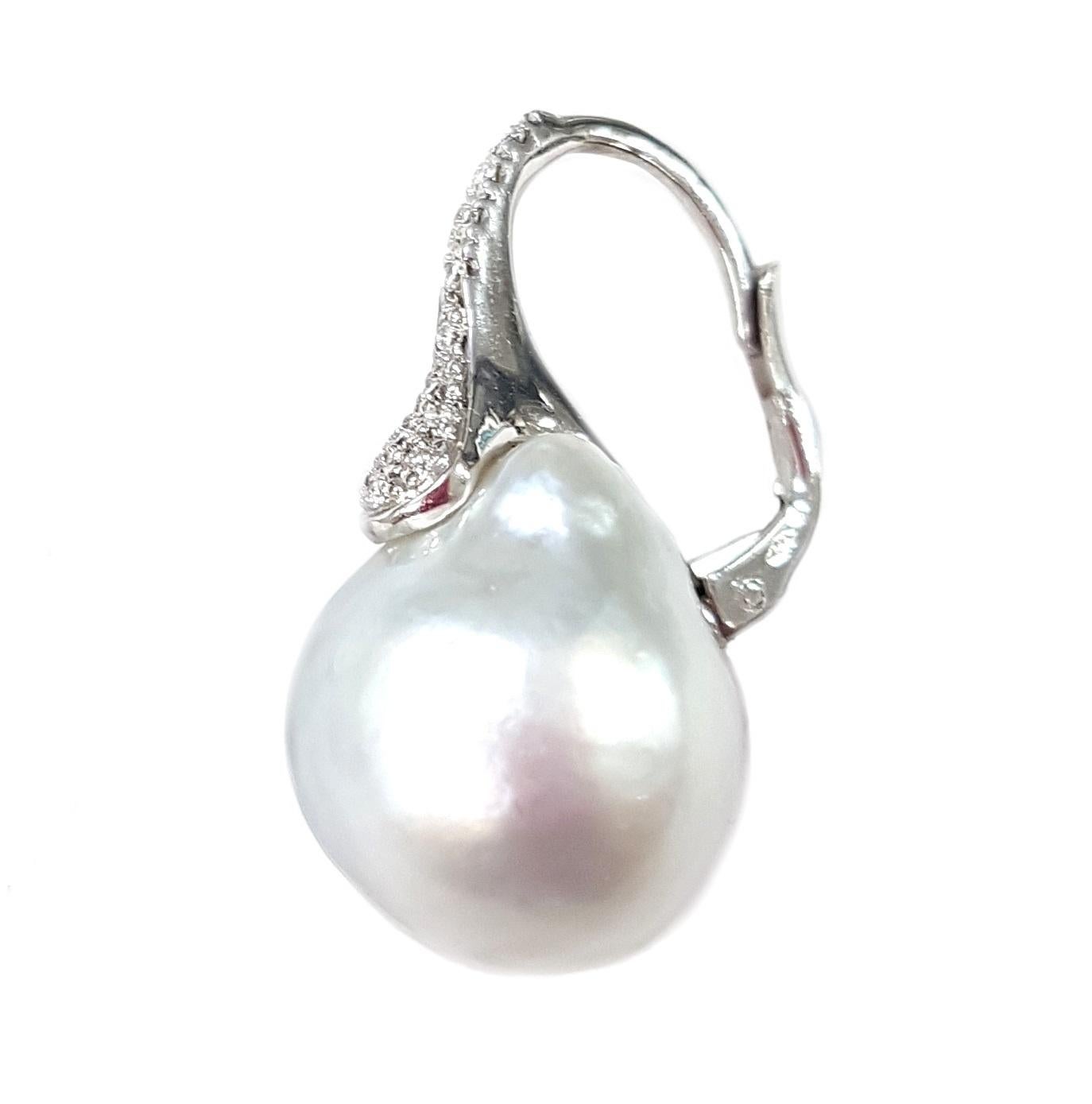39.05 Carat Pearl and Diamond Drop Earrings in 18-Karat White Gold In New Condition For Sale In Palermo, Italy PA