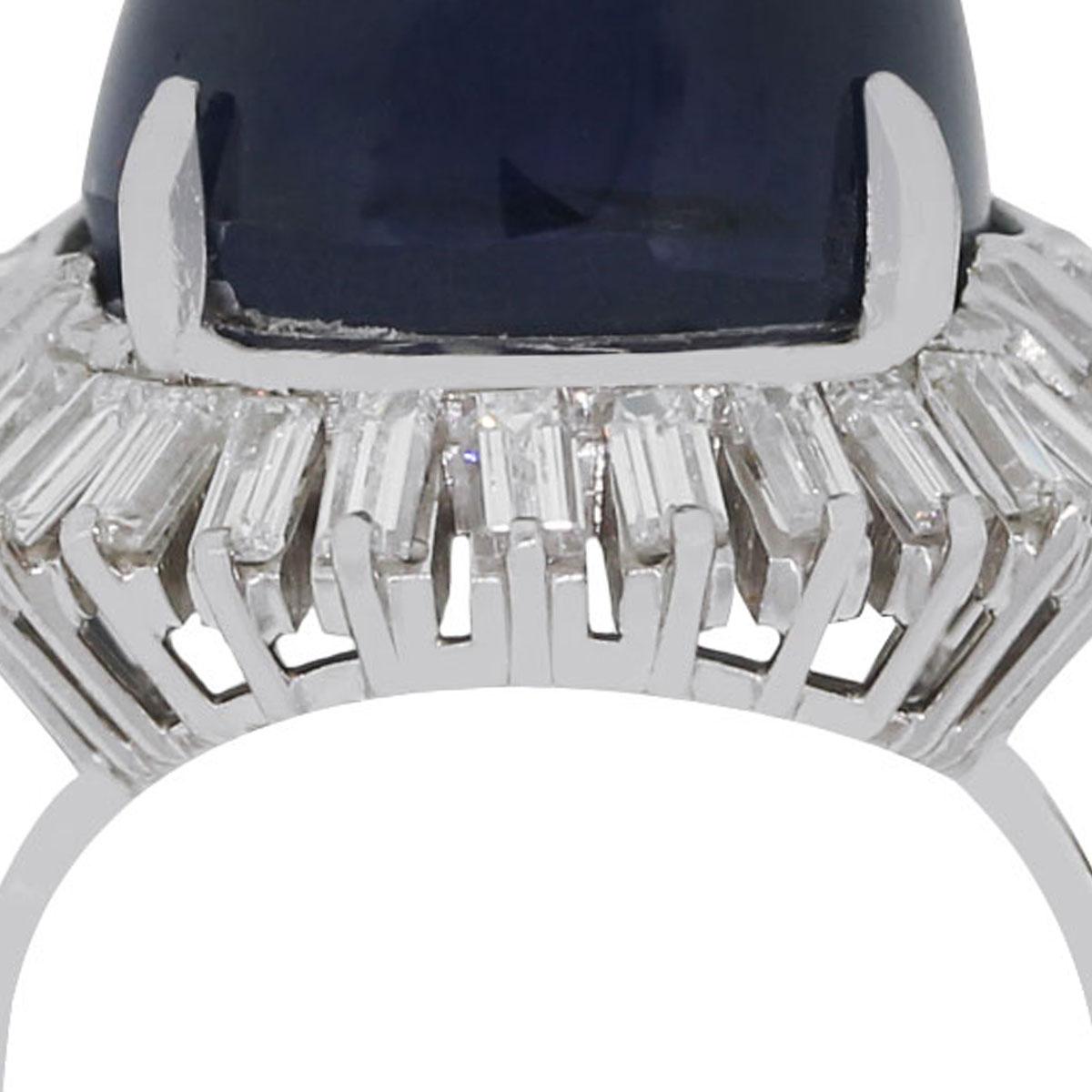 Oval Cut 39.08 Carat Star Sapphire Ring For Sale