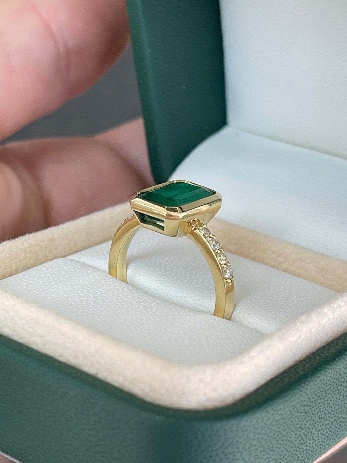 3.90tcw 18K Fine Quality Emerald Cut Emerald & Diamond Accent Ring For Sale 1