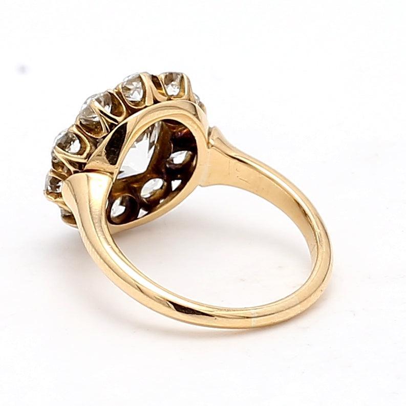 3.91 Carat Old European Cut I VVS Diamond 18 Karat Yellow Gold Cluster Ring For Sale 2