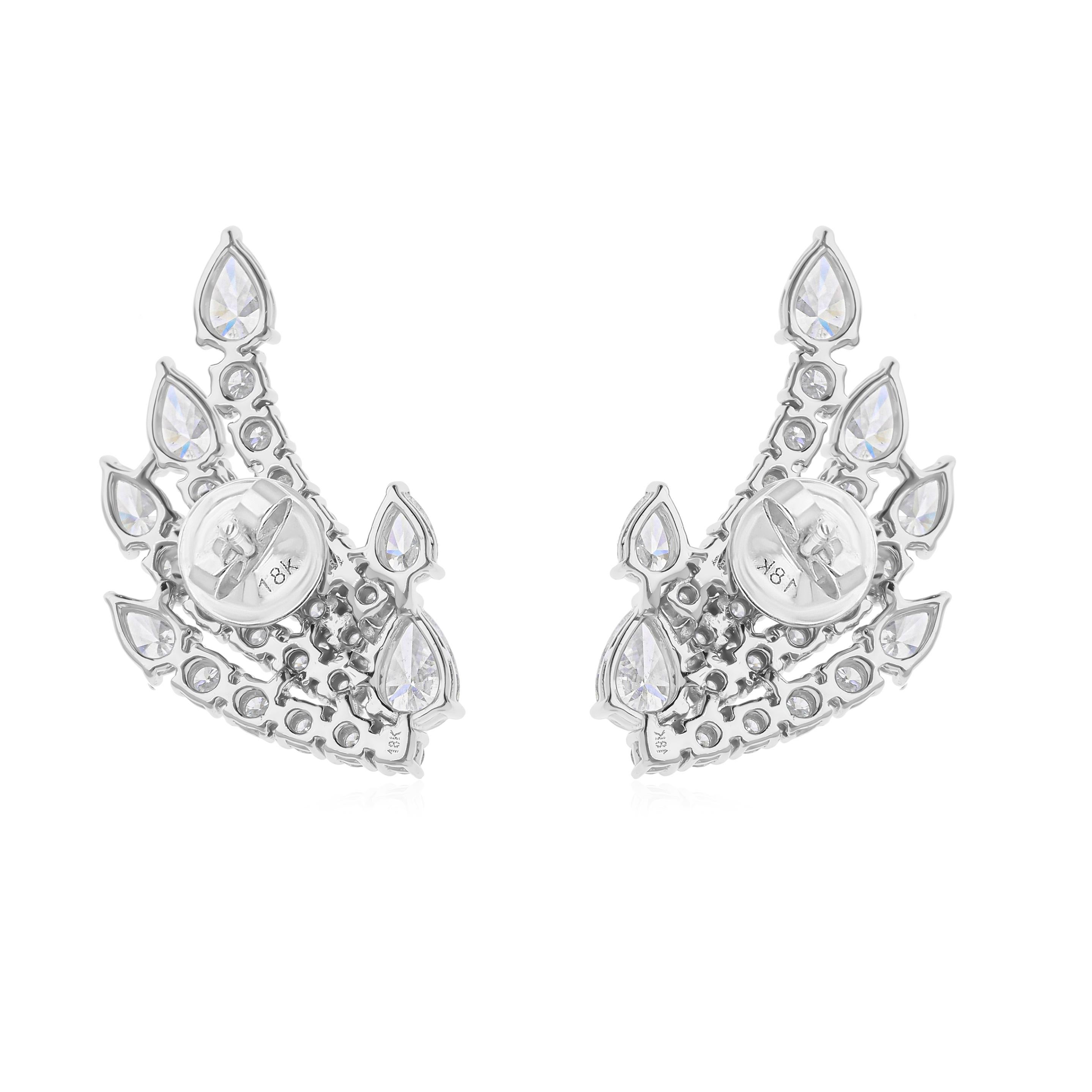 3.91 Carat SI Clarity HI Color Pear Round Diamond Earrings 18 Karat White Gold In New Condition For Sale In Diera, Dubai