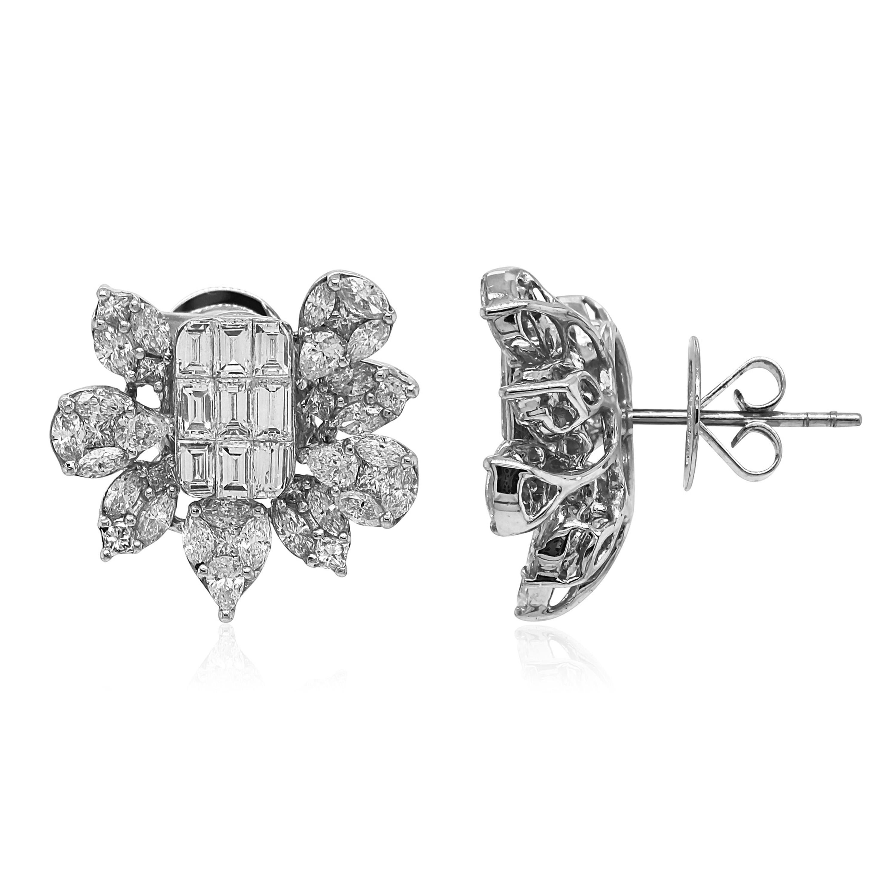 90 Diamanti bianchi: 3,91 Carati
Metallo: Oro bianco 18 carati, 7,61 grammi
