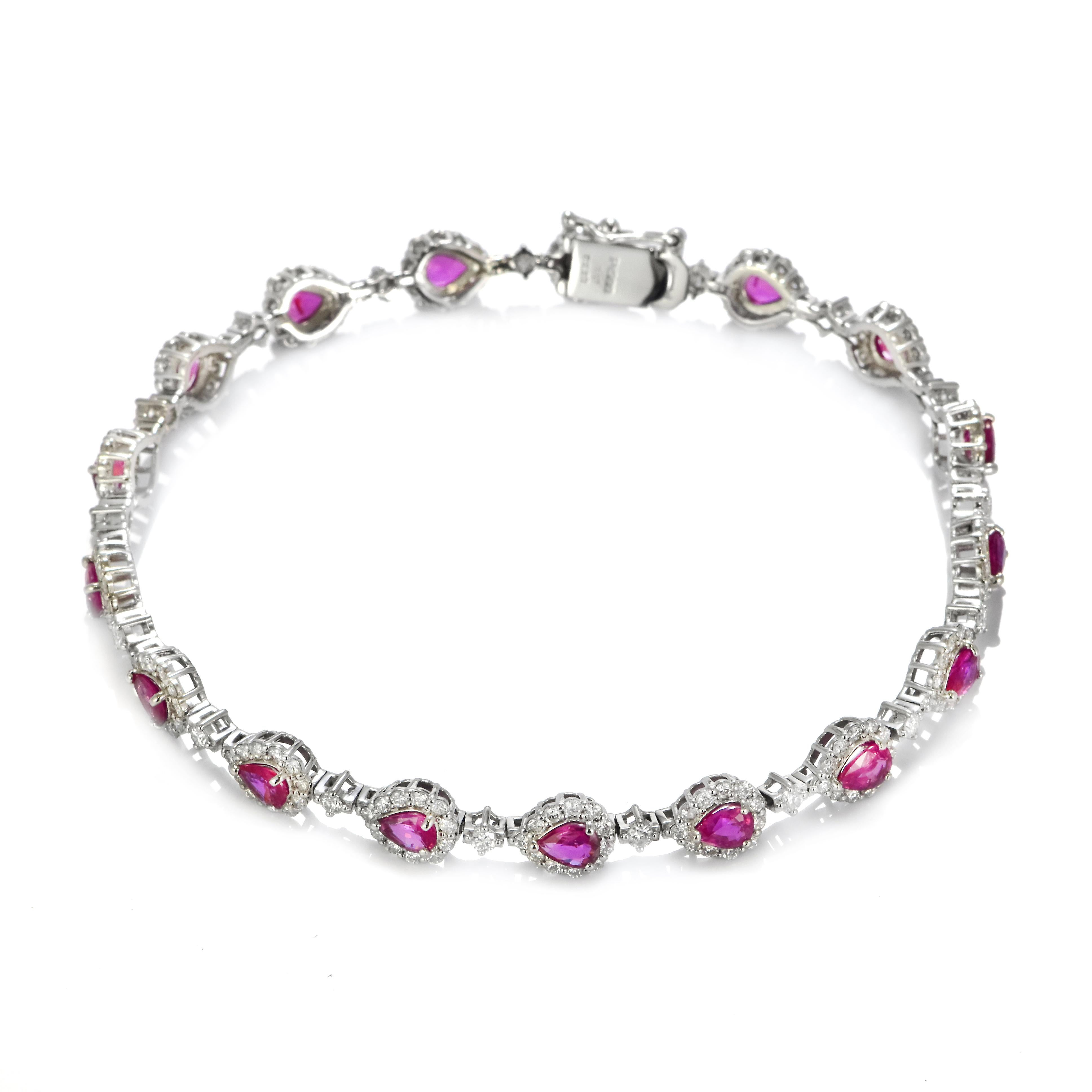 Bracciale con rubini naturali non riscaldati e diamanti da 3,91 carati in platino in vendita 1
