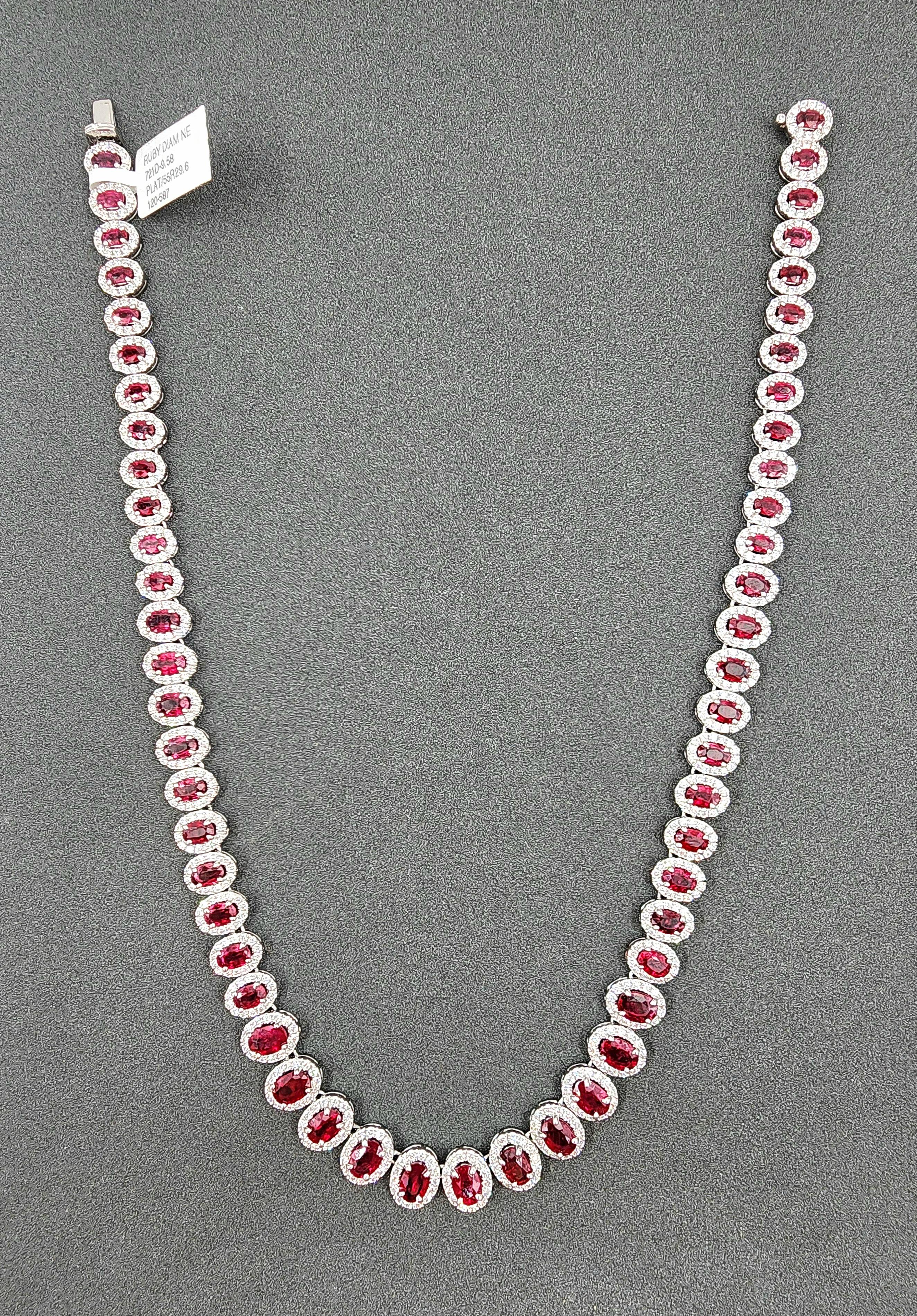 Taille ovale Collier de 39,18 ct de rubis naturel et de diamants en vente