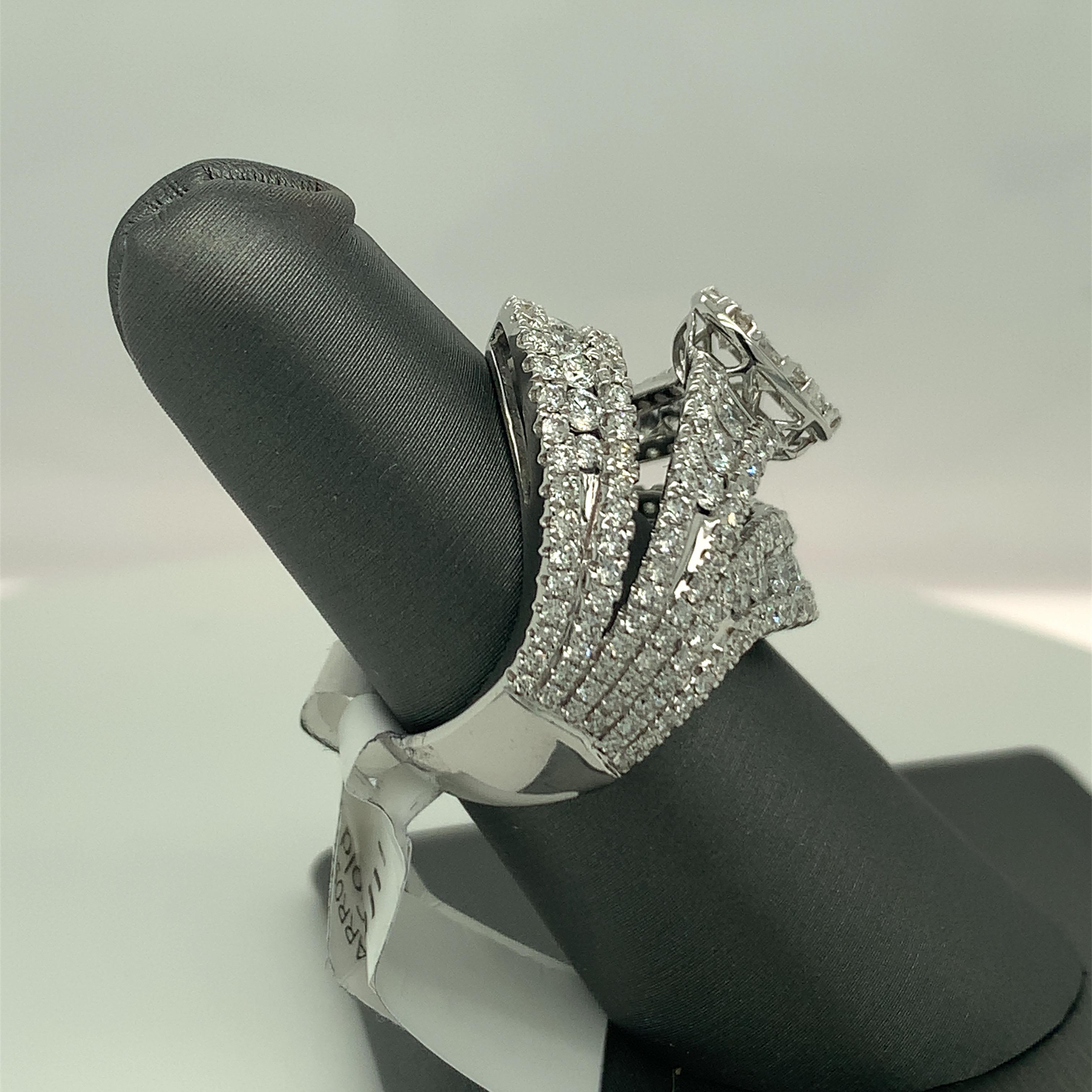 3.91ct Diamond 18K White Gold Cocktail Ring In New Condition In Trumbull, CT