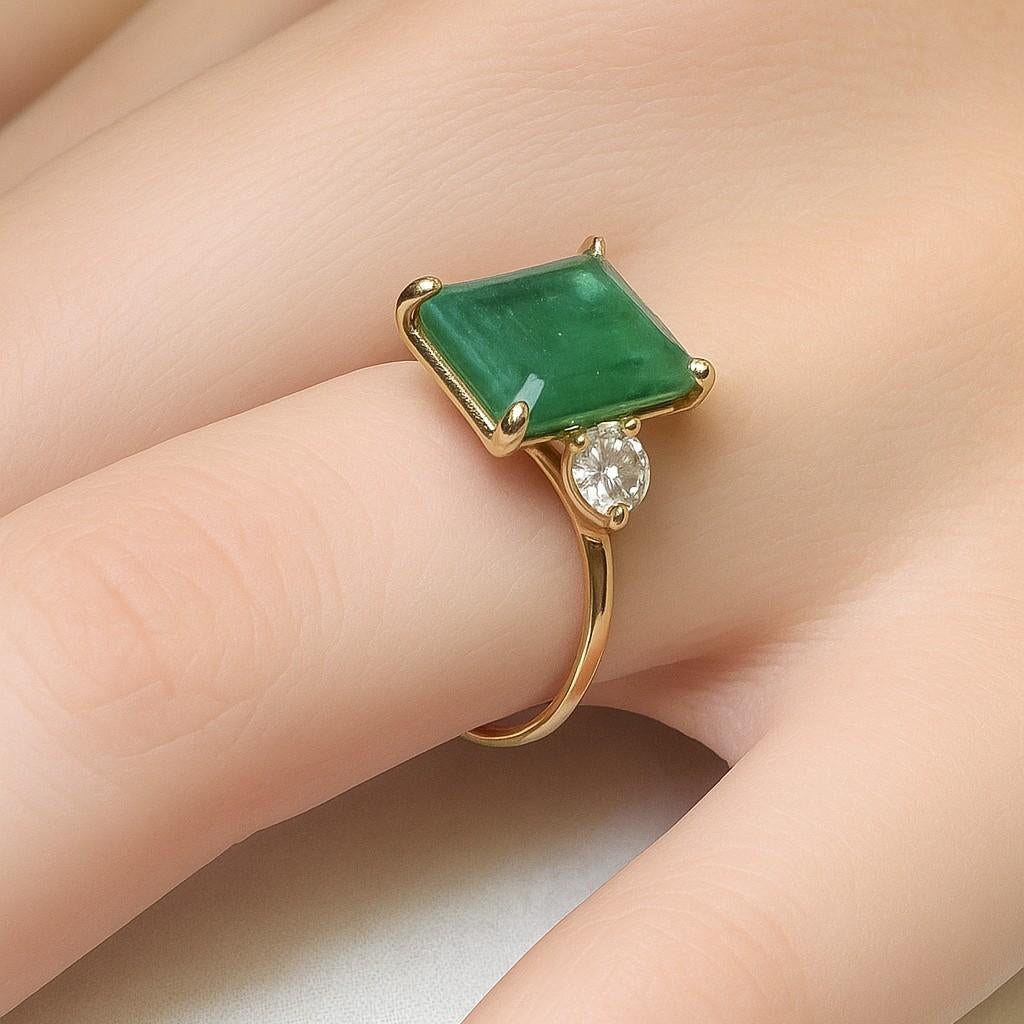 3.91ct Natura Emerald Diamond Three-Stone Ring  18K  Yellow Gold  Handmade gift in vendita 2