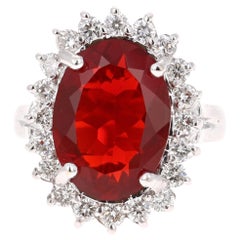 Anello cocktail in oro bianco con diamante opale di fuoco da 3.92 carati