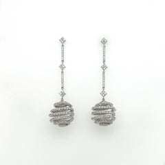 Pendientes colgantes redondos en espiral de 3,92 quilates en oro blanco de 18 quilates