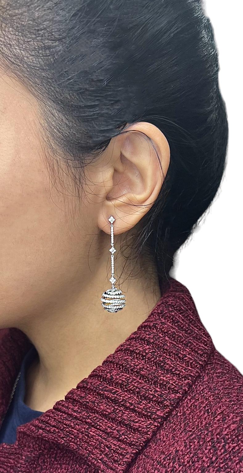 3.92 Carat Round Spiral Dangle Earrings in 18K White Gold In New Condition For Sale In New York, NY