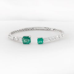 3.92 Ct Zambian Emerald 1.64 Ct Natural Diamond Cuff Bracelet 18K White Gold