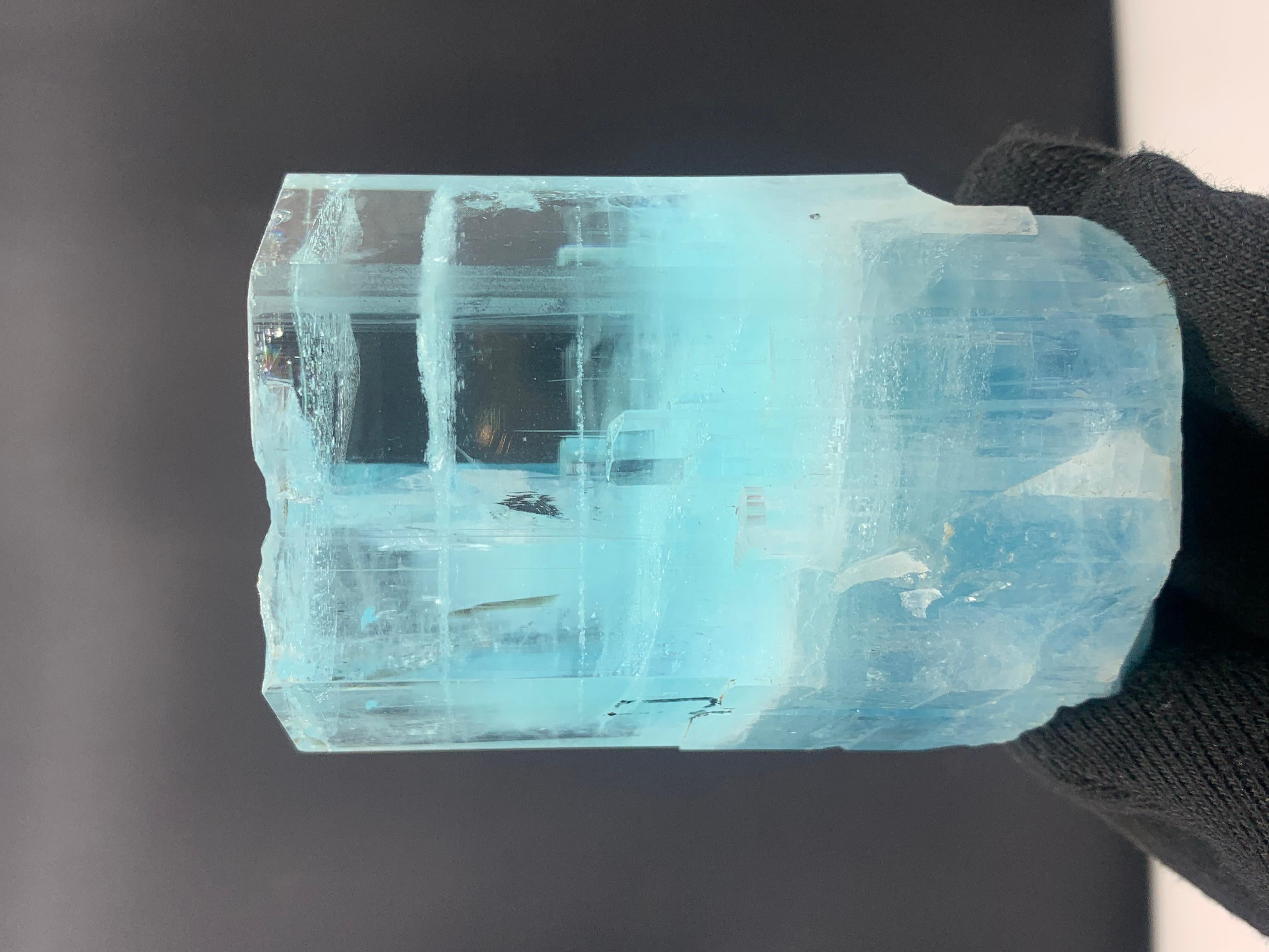392.15 Gram Beautiful Aquamarine Crystal Bunch From Skardu District, Pakistan  In Good Condition For Sale In Peshawar, PK