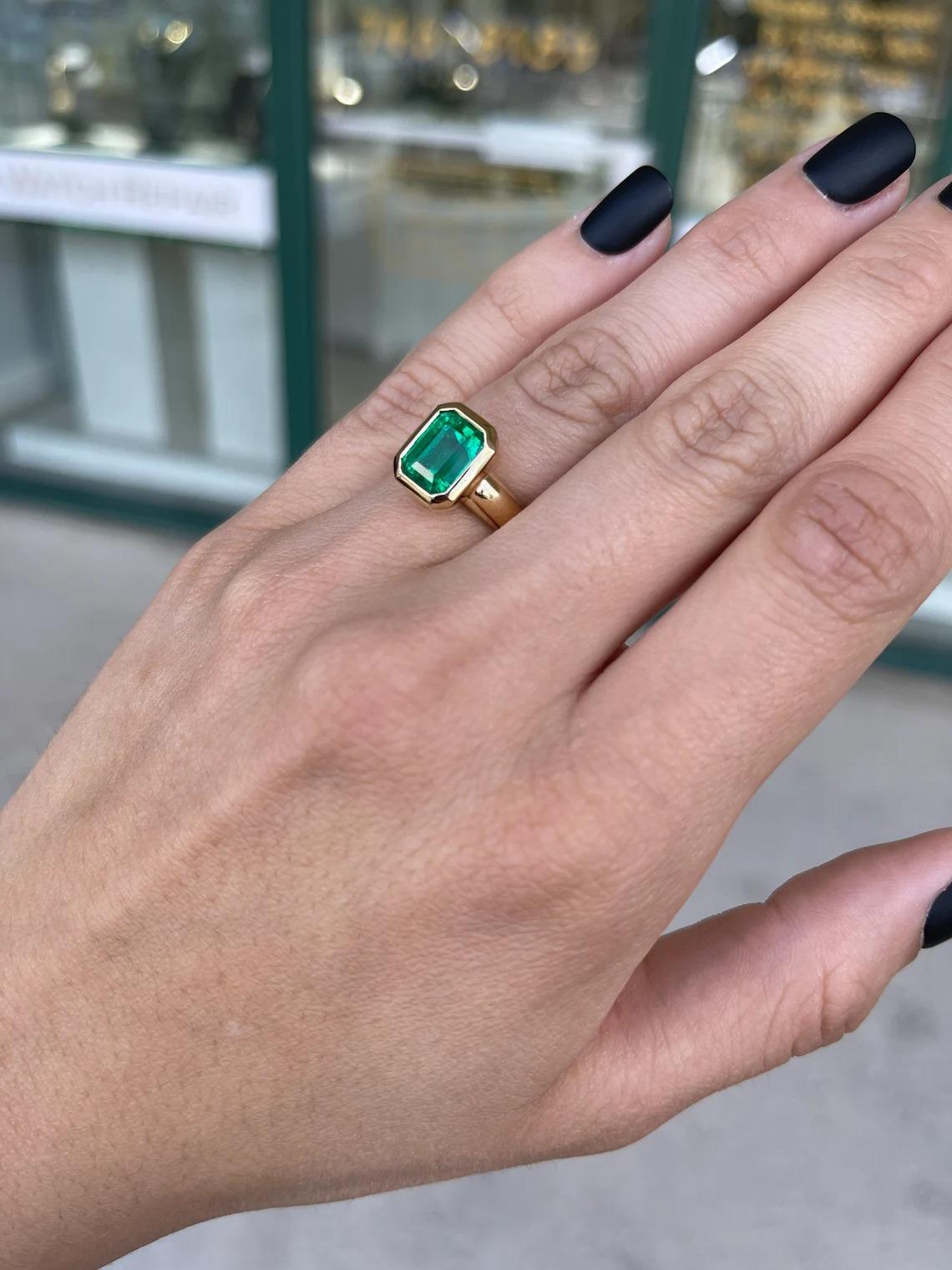 Modern AAA+ 3.92cts Minor Oil Colombian Emerald-Emerald Cut Solitaire Bezel Ring 18K For Sale